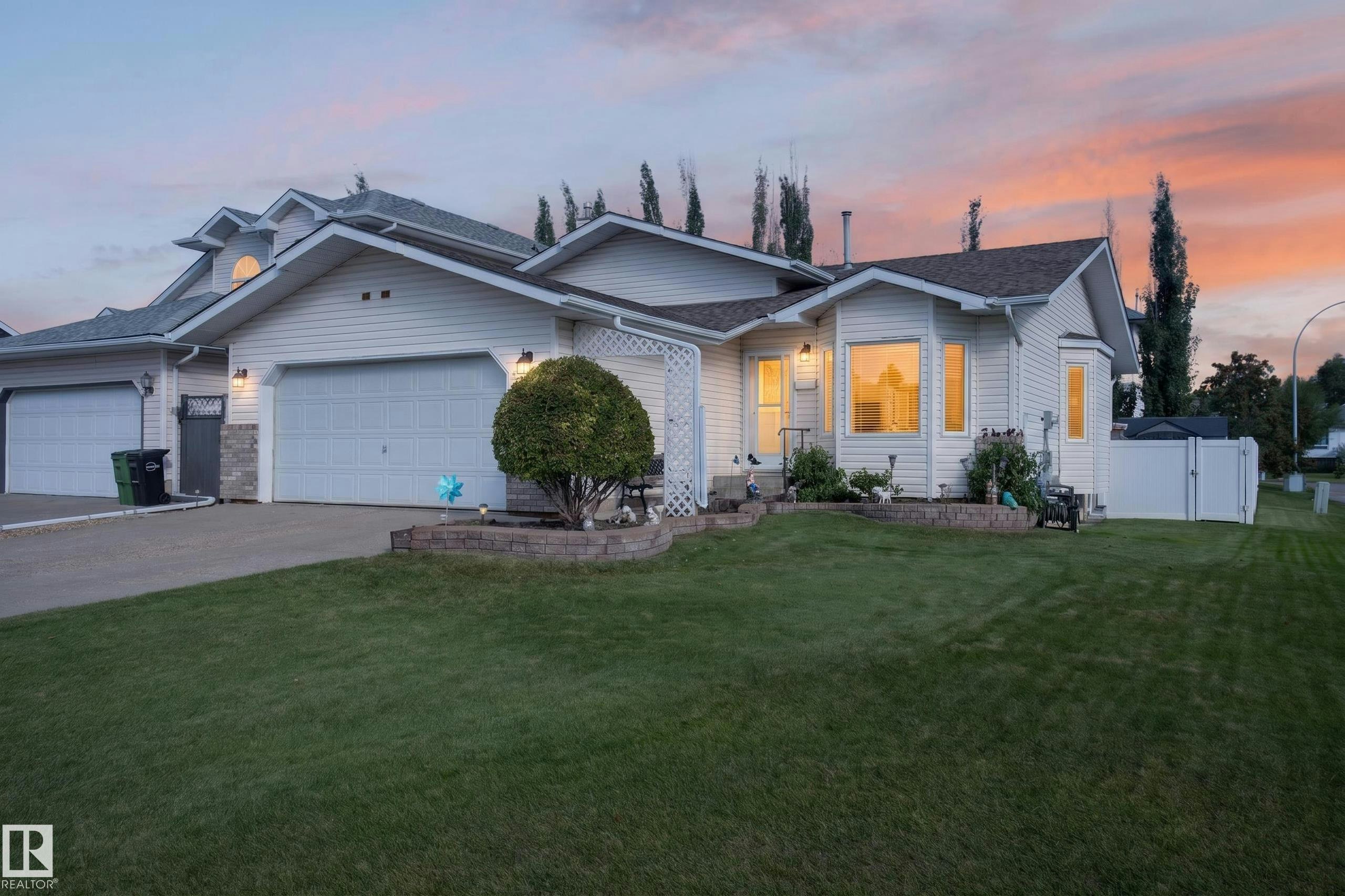 365 Hollick Kenyon Road, Edmonton, AB, T5Y 2T6