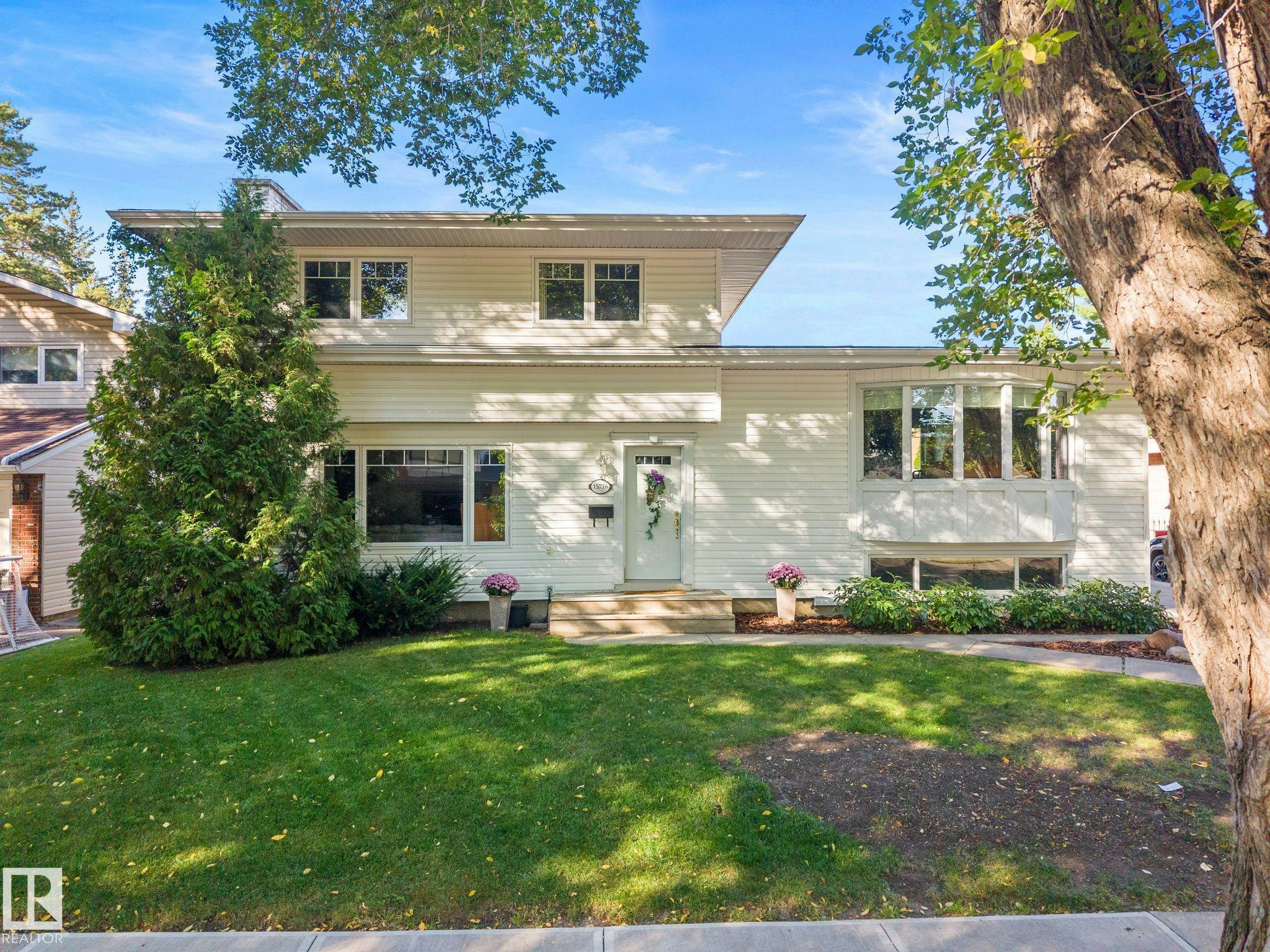 15716 78a Avenue, Edmonton, AB, T5R 3G1