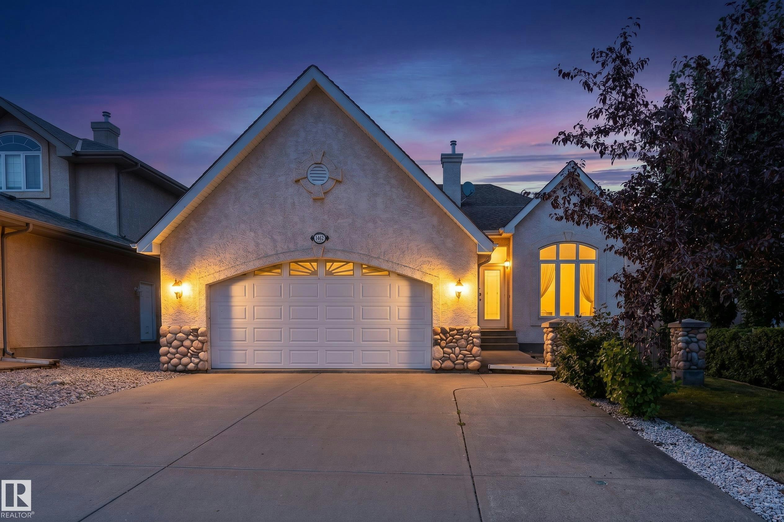 1462 Loewen Crest, Edmonton, AB, T6R 2Y1