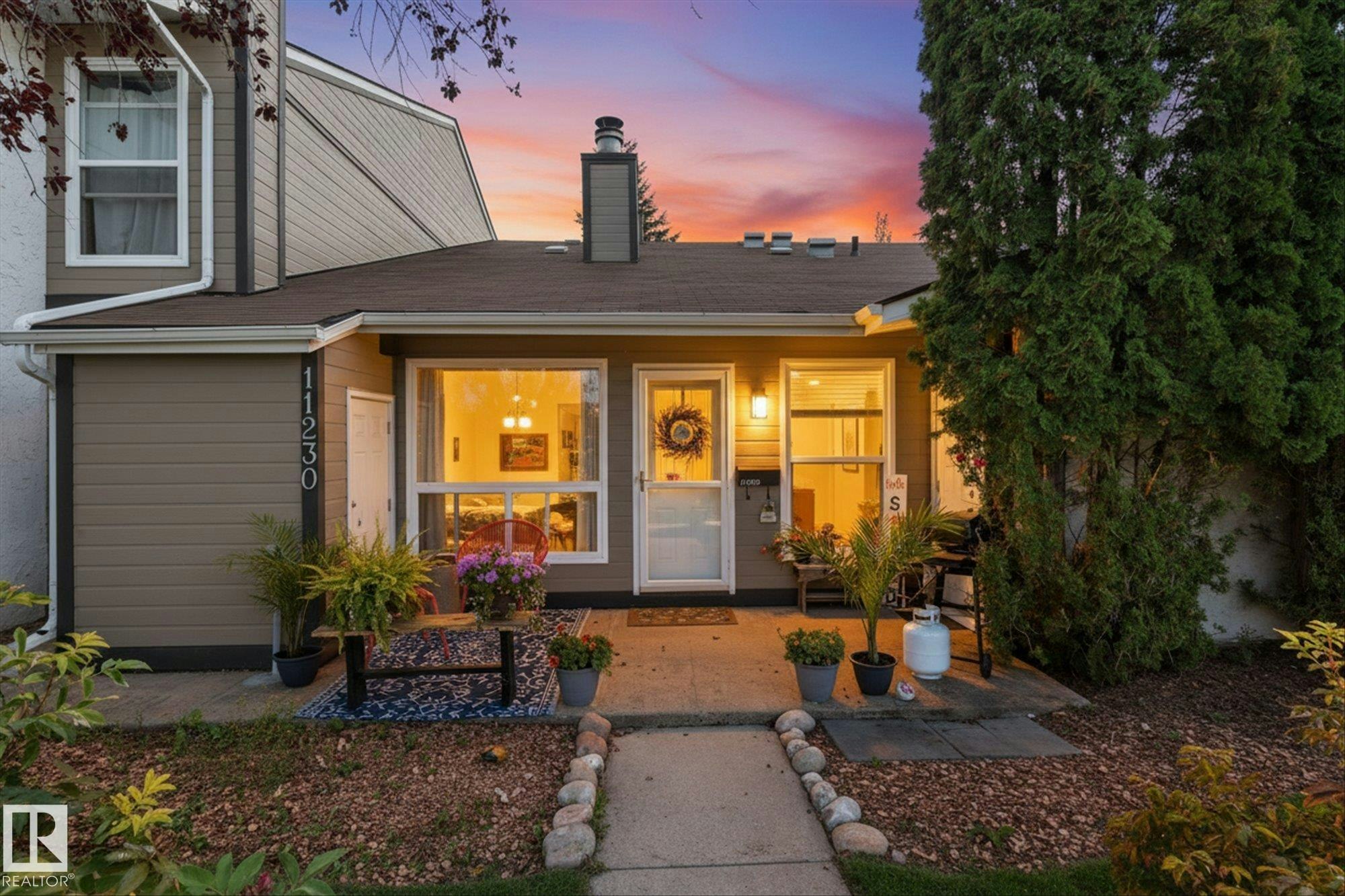 11230 18 Avenue NW, Edmonton, AB, T6J 4T9