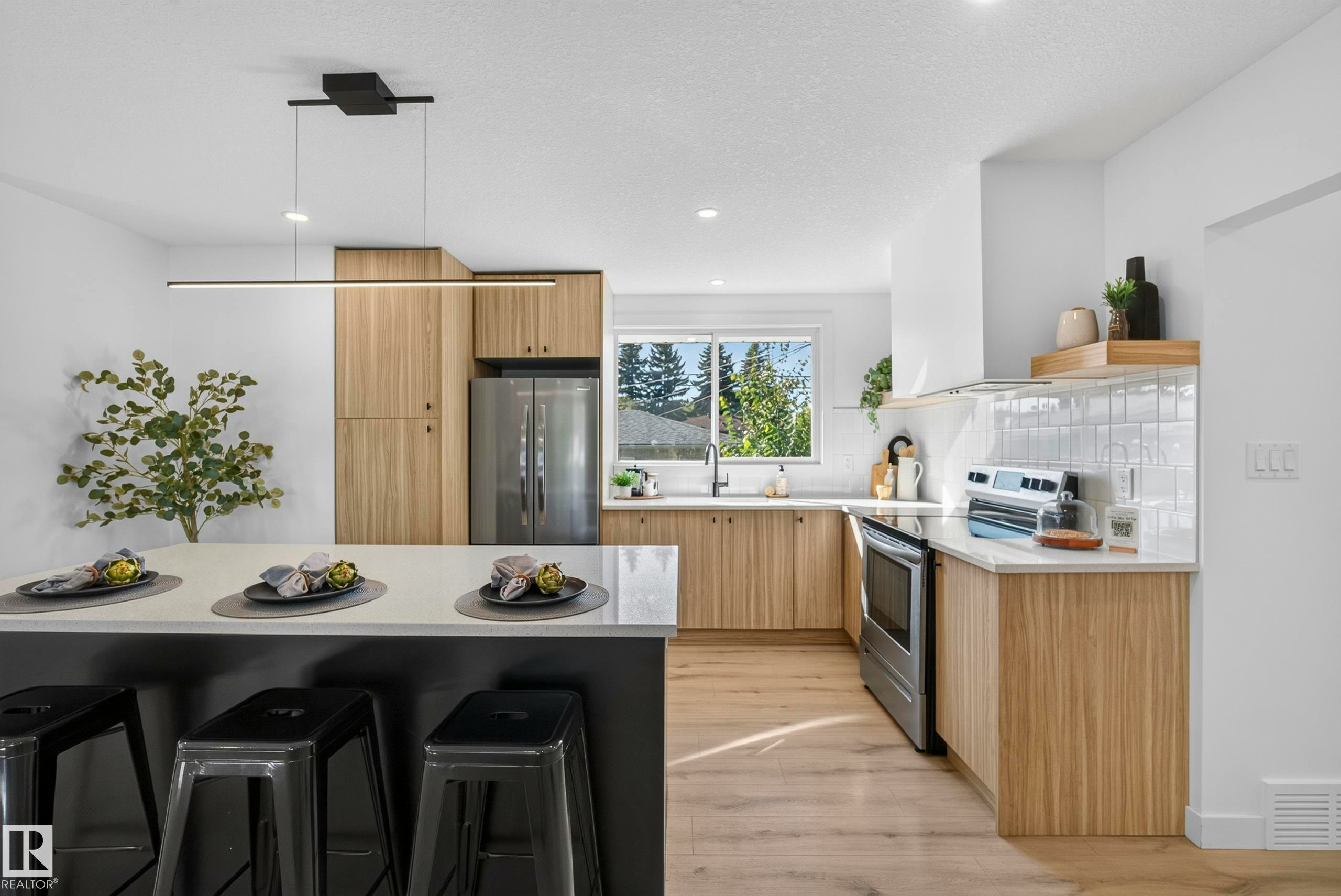 11411 Malmo Road, Edmonton, AB, T6H 4M3