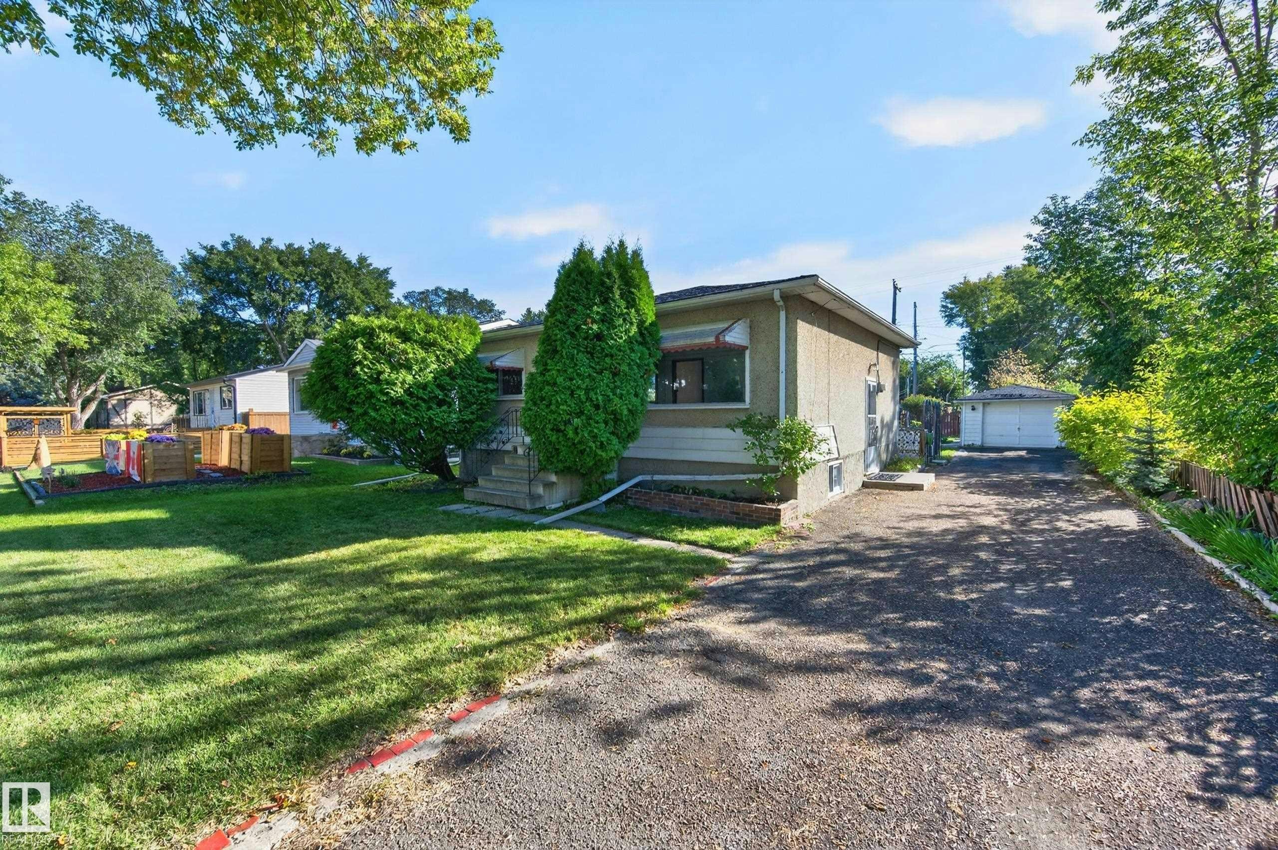 11109 38 Street, Edmonton, AB, T5W 2E9