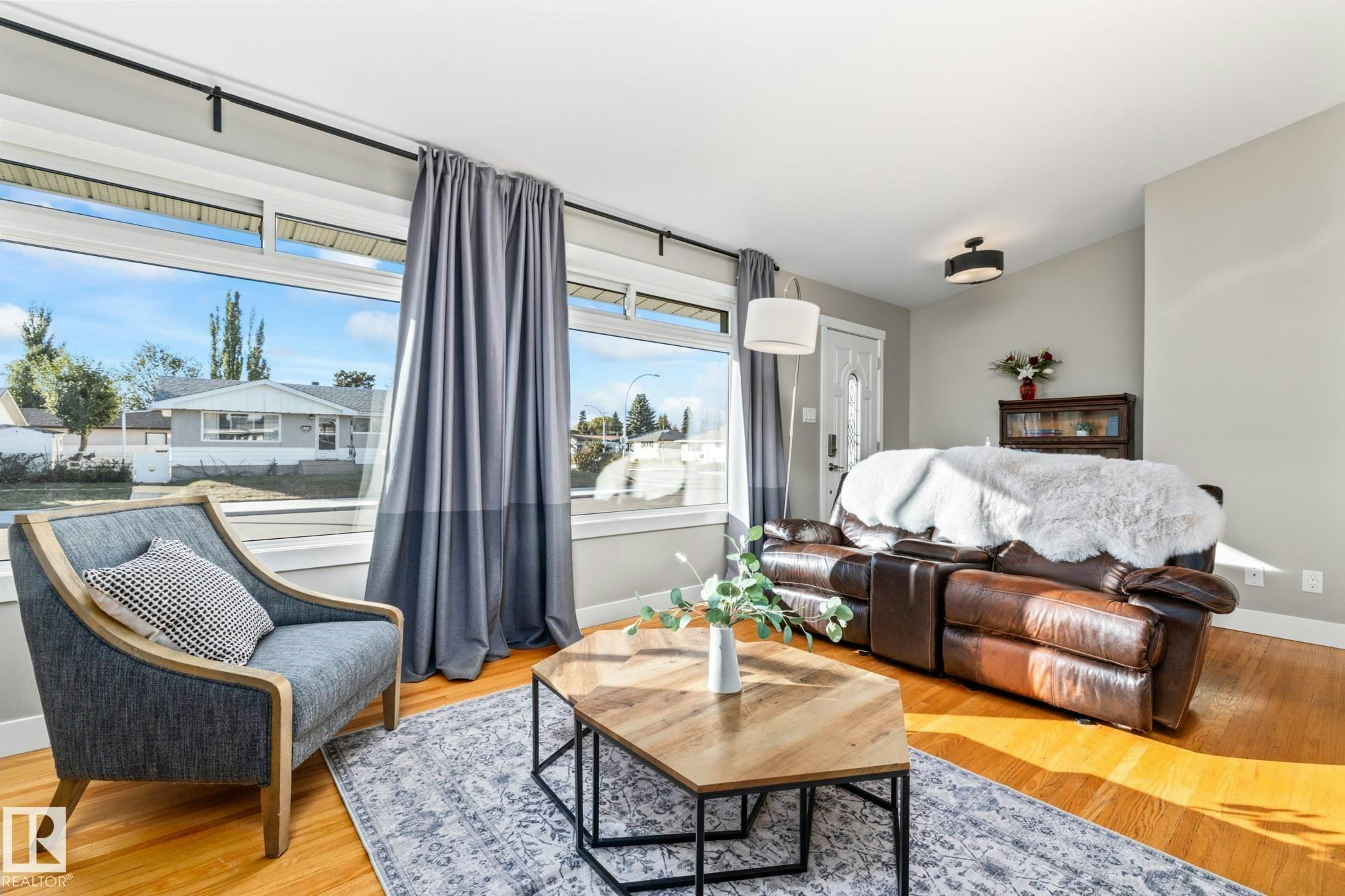 9107 58 Street NW, Edmonton, AB, T6B 1L3