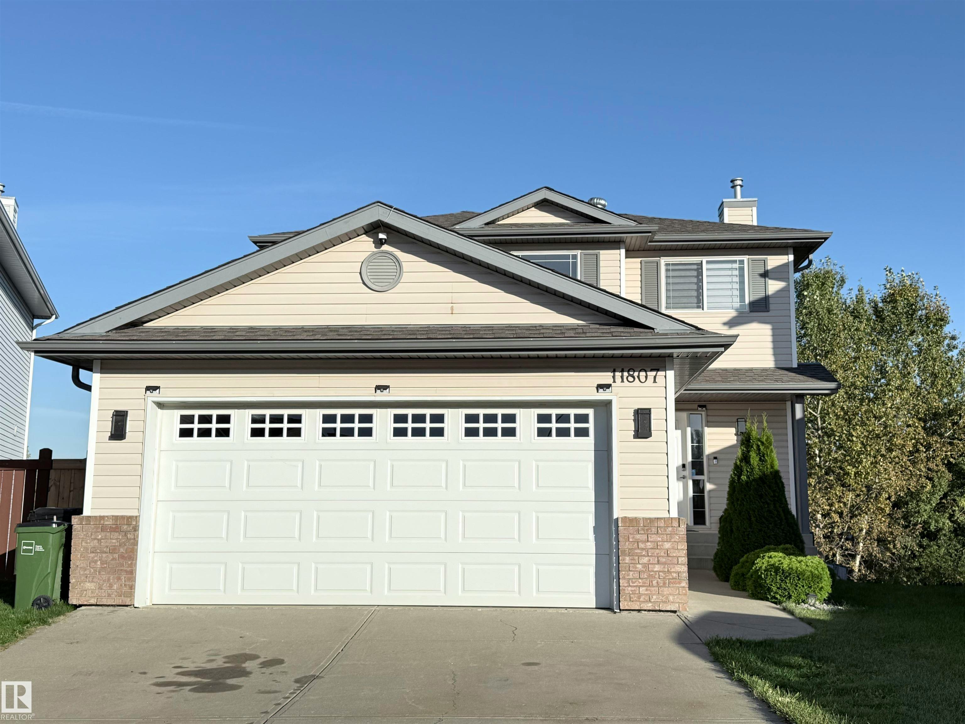 11807 171 Avenue, Edmonton, AB, T5X 6H8