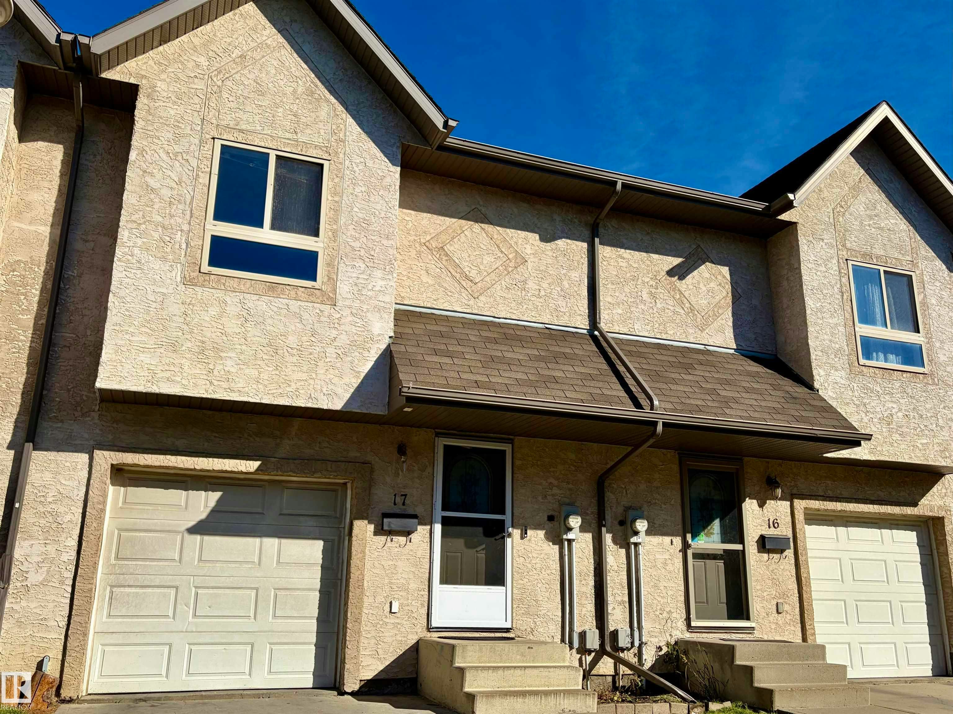 17-16317 64 Street, Edmonton, AB, T5Y 3M3