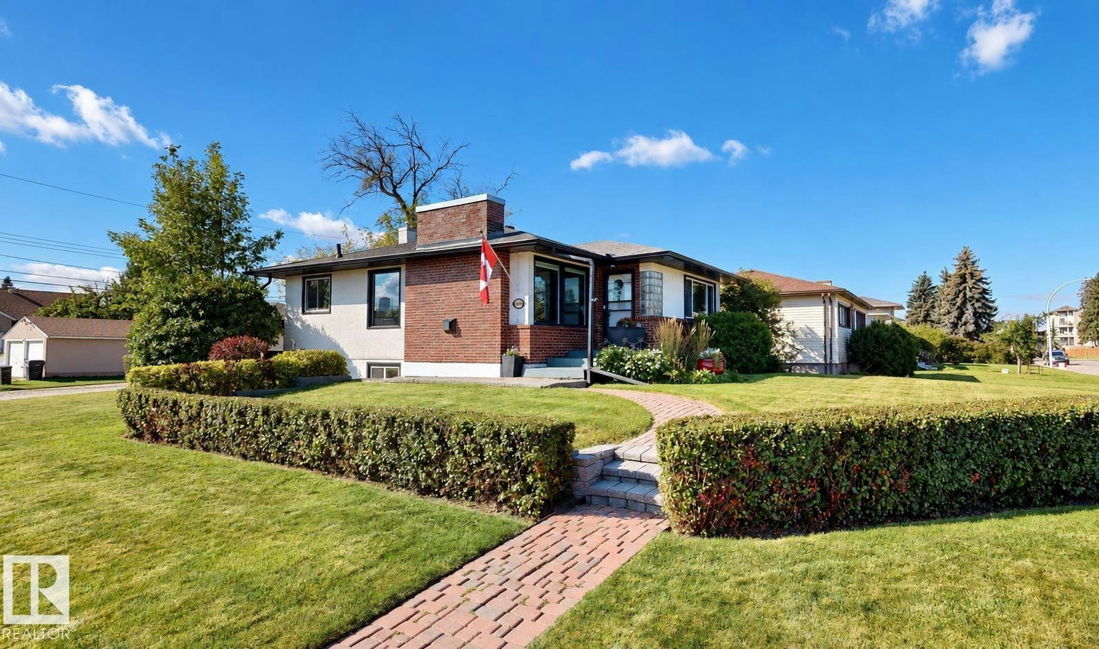 11403 112 Avenue, Edmonton, AB, T5G 0H5