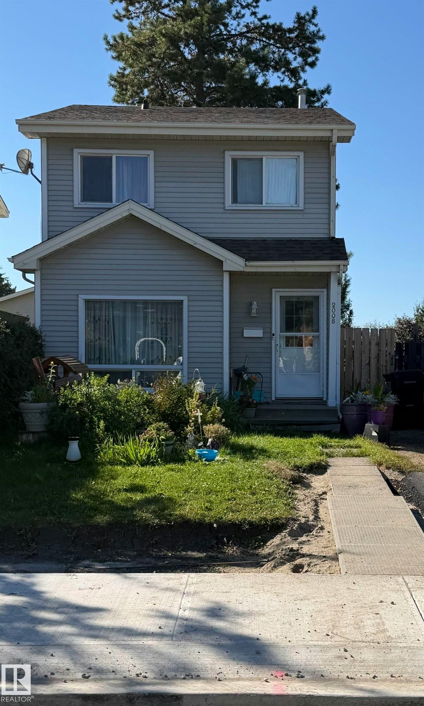 2008 53 Street NW, Edmonton, AB, T6L 5G4