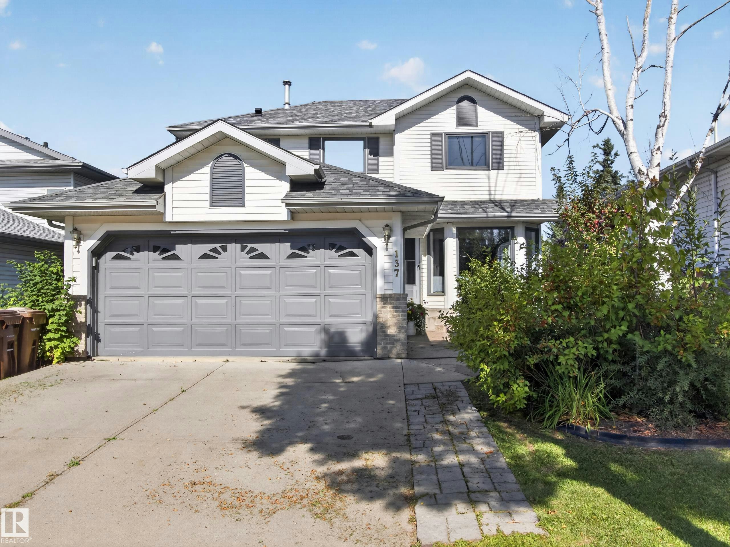137 Deer Ridge Drive, St. Albert, AB, T8N 6G7