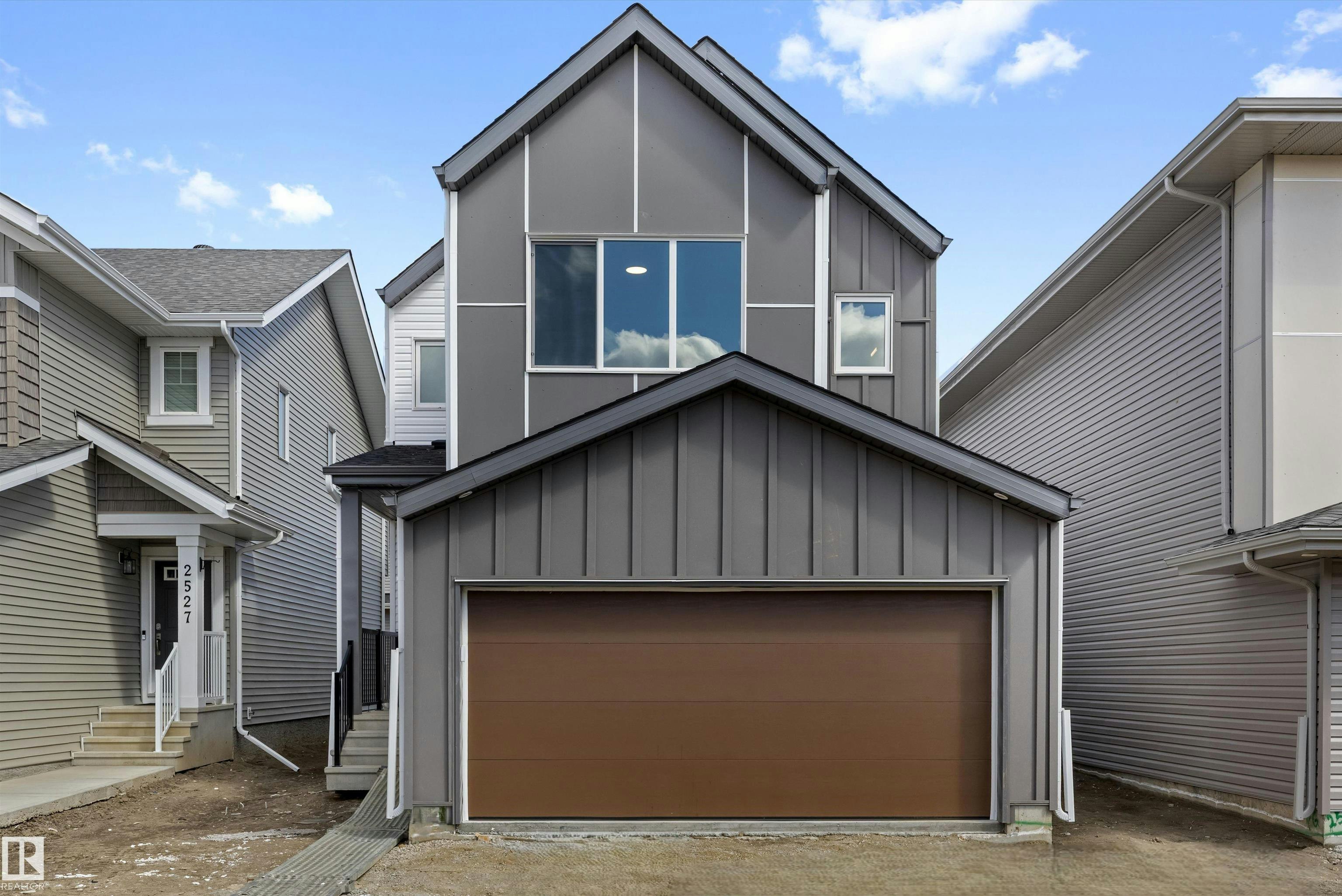 2523 210 Street, Edmonton, AB, T6M 2M7