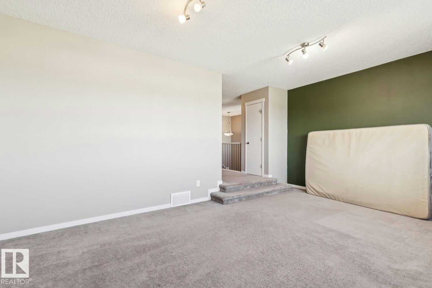 12007 173 Avenue, Edmonton, AB, T5X 0J6 - 46