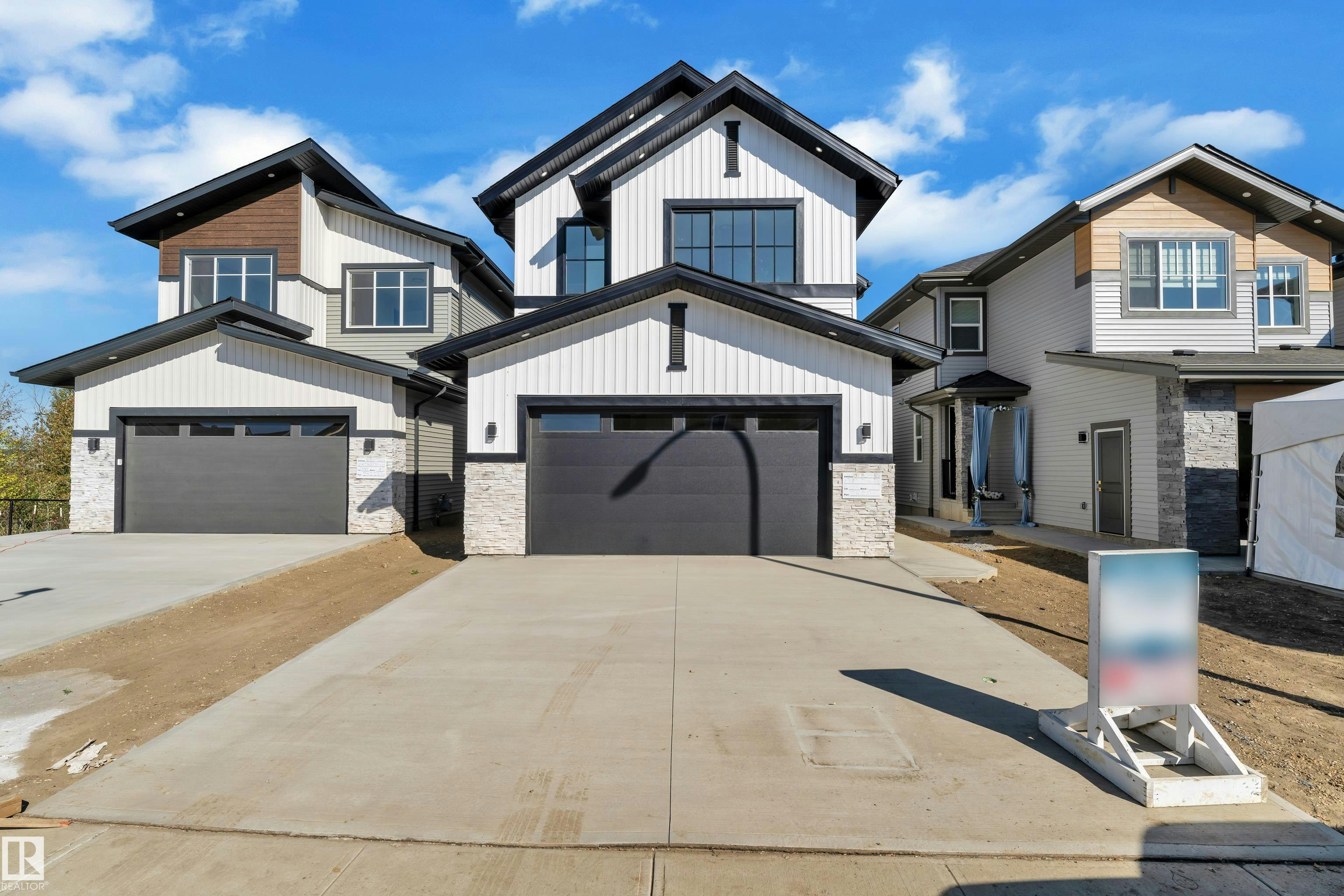 3132 7 Avenue, Edmonton, AB, T6X 3M4