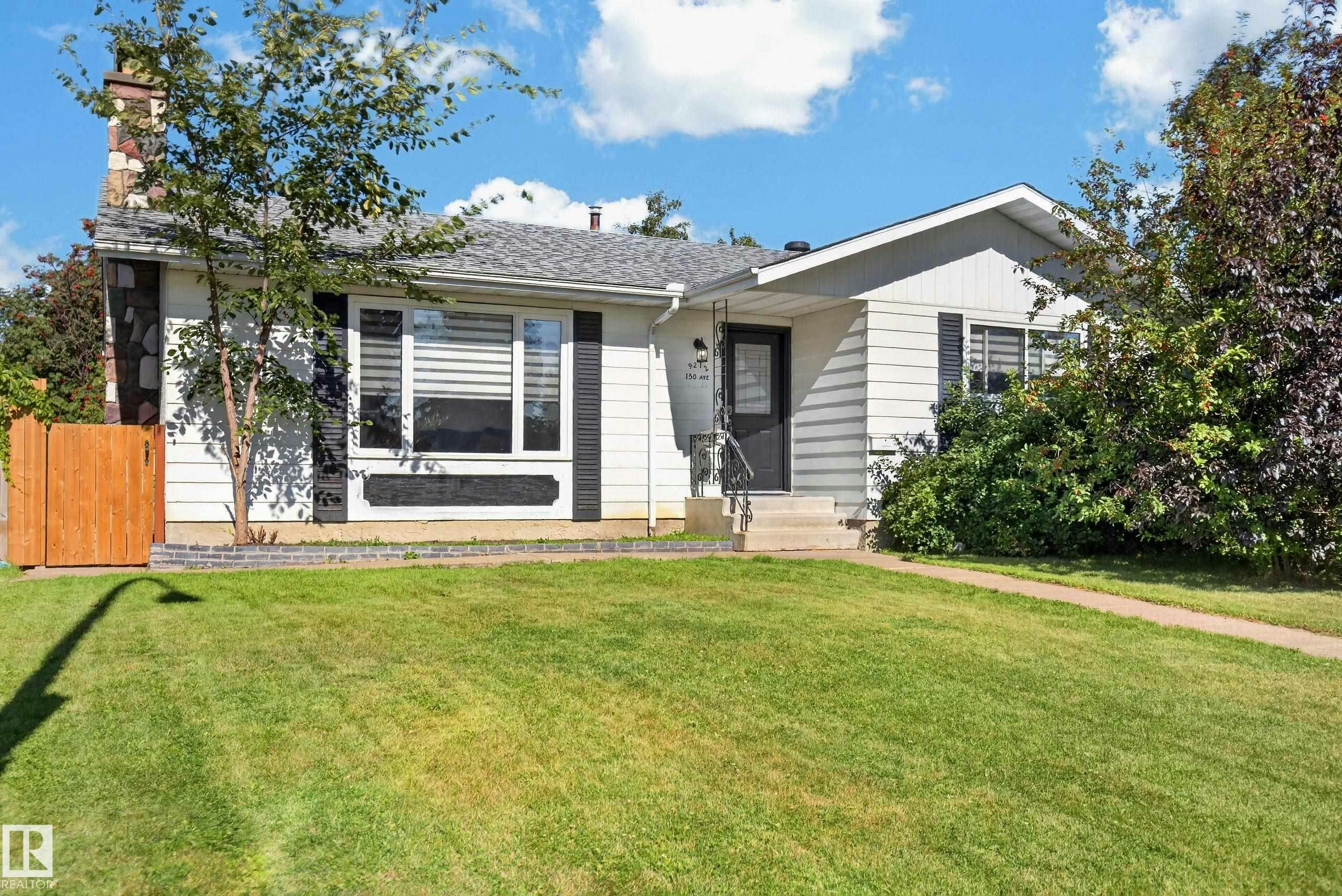 9212 150 Avenue, Edmonton, AB, T5E 2N6