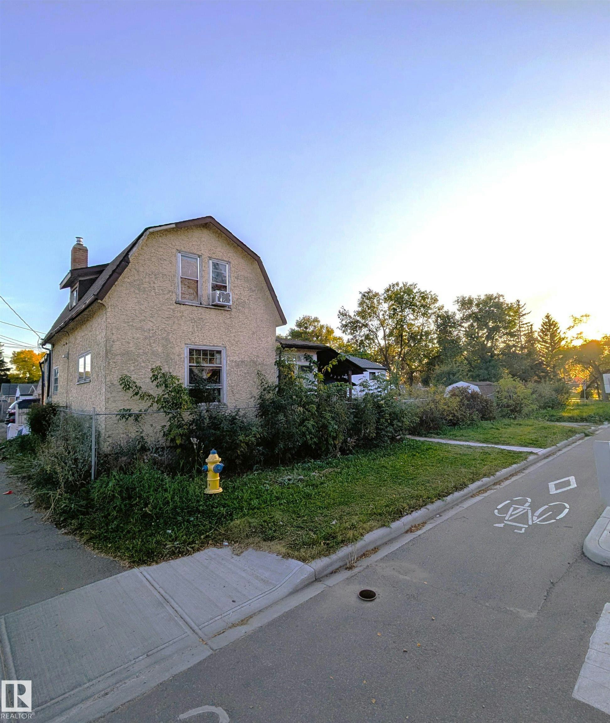 9115 119 Avenue, Edmonton, AB, T5B 0W8
