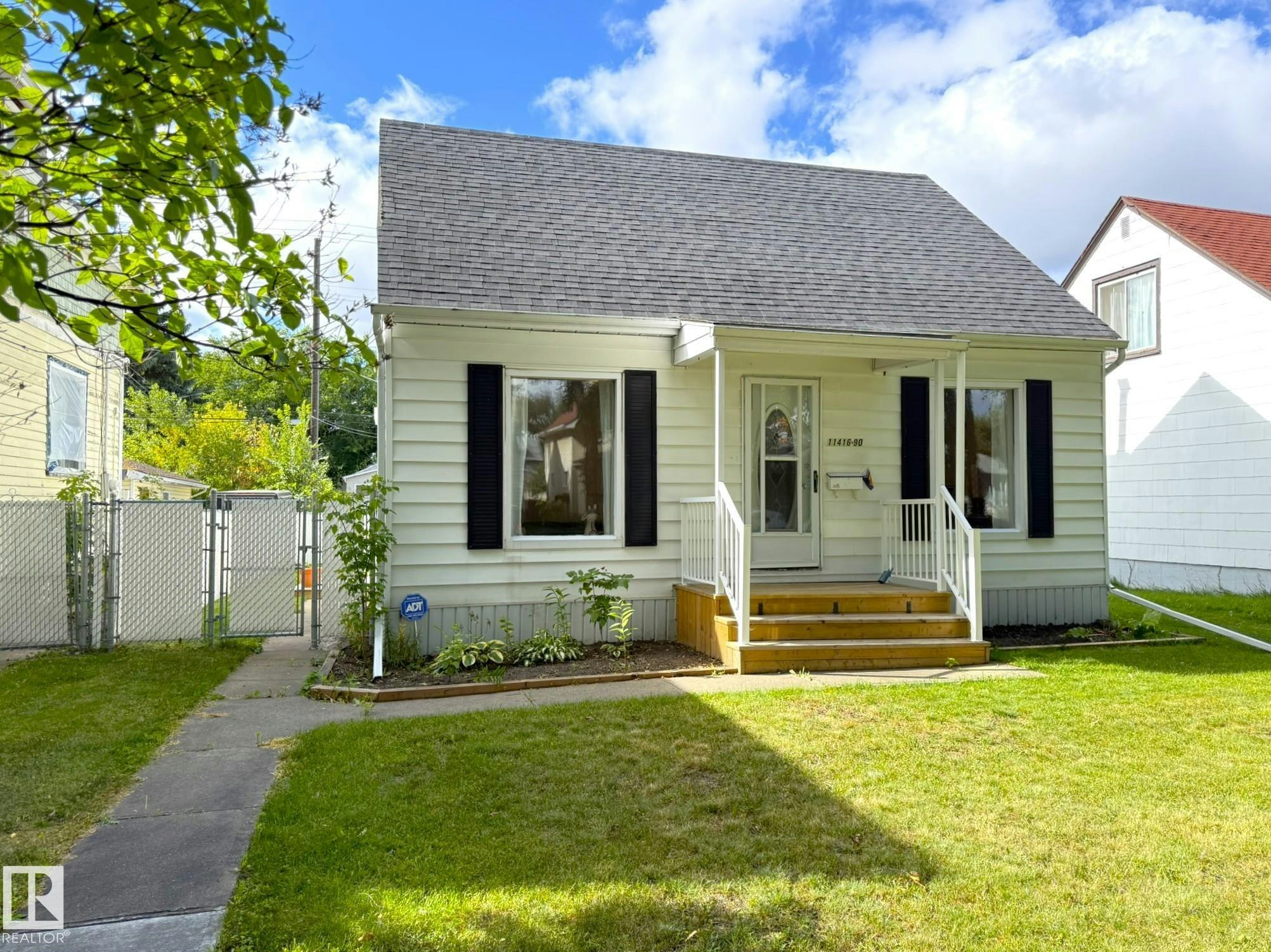 11416 90 Street, Edmonton, AB, T5B 3X7
