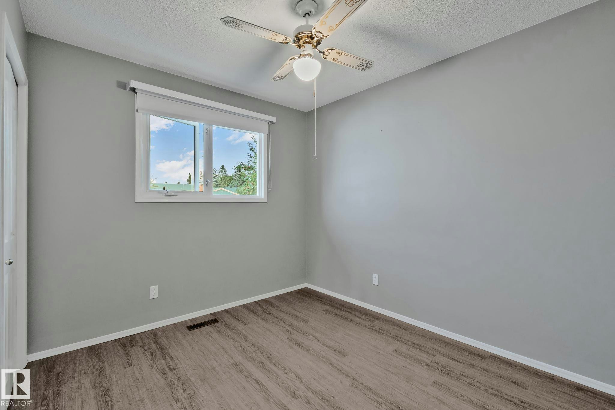 14724 73 Street, Edmonton, AB, T5C 0V8 - 14