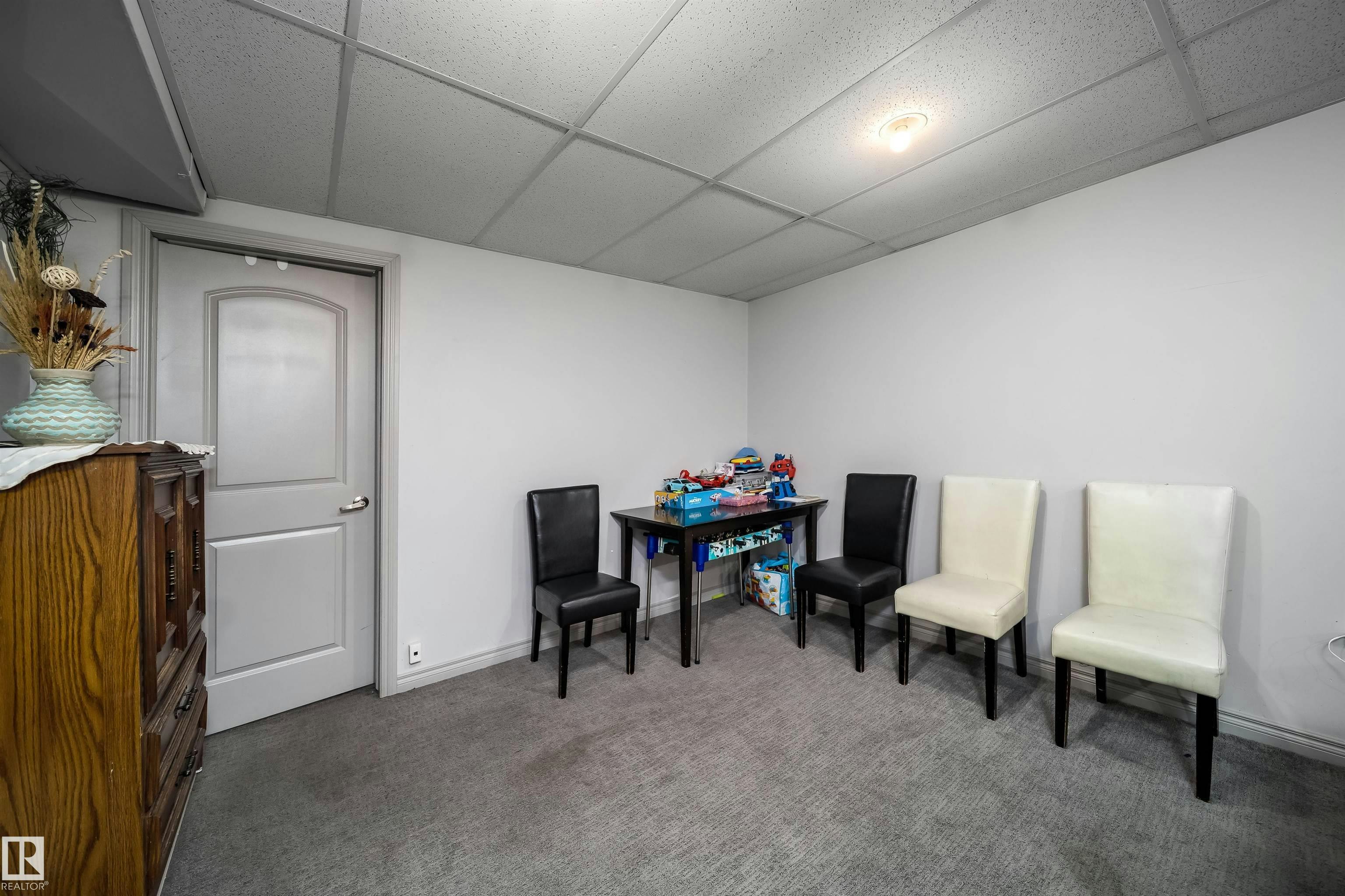 10245 160 Street, Edmonton, AB, T5P 3G1 - 28