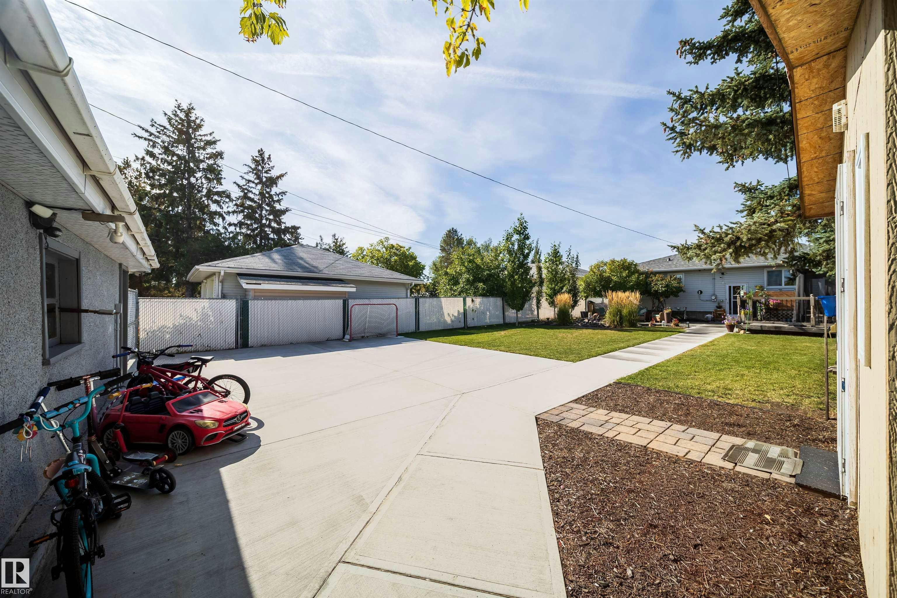 10245 160 Street, Edmonton, AB, T5P 3G1 - 35