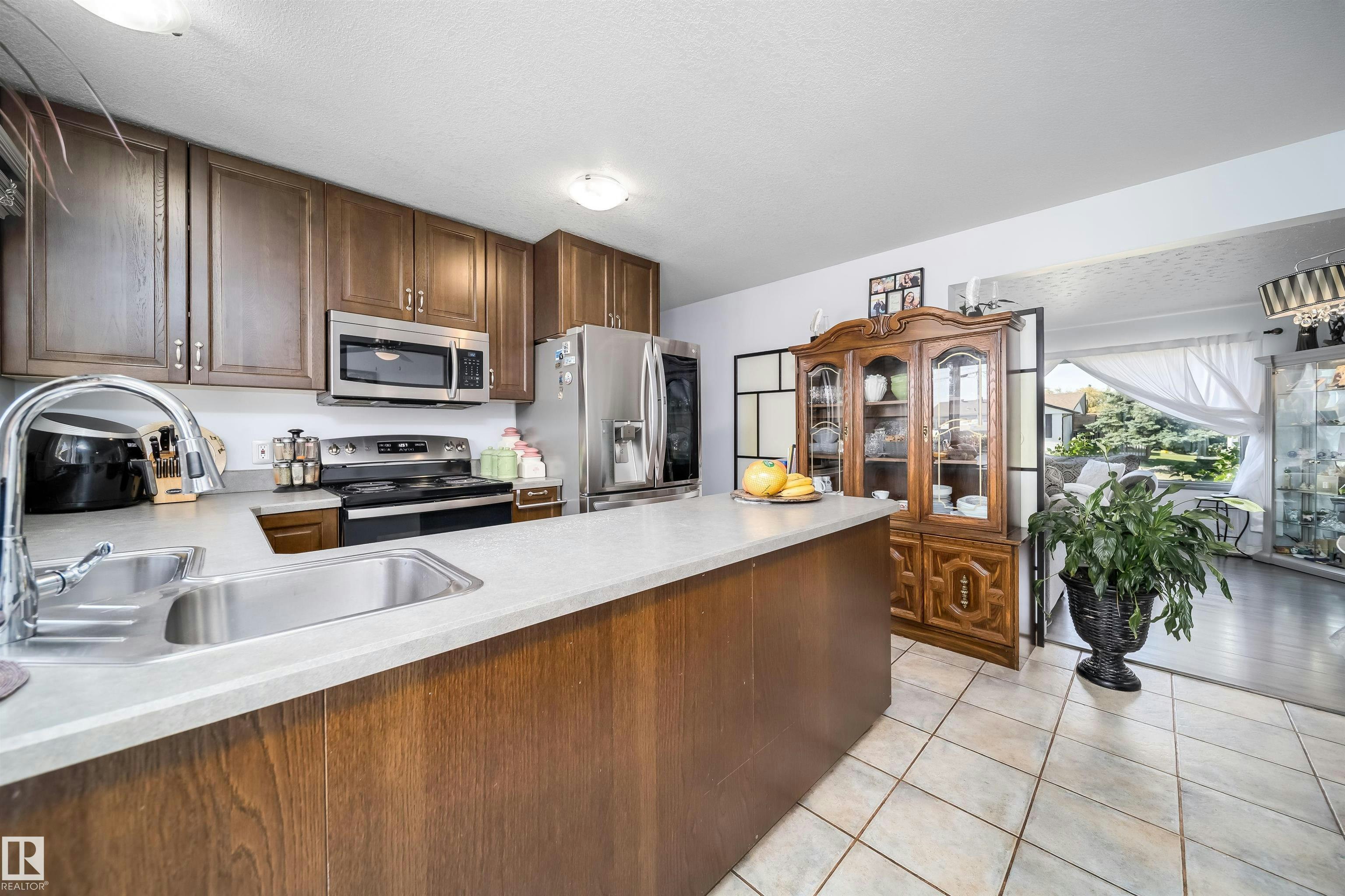 10245 160 Street, Edmonton, AB, T5P 3G1 - 13