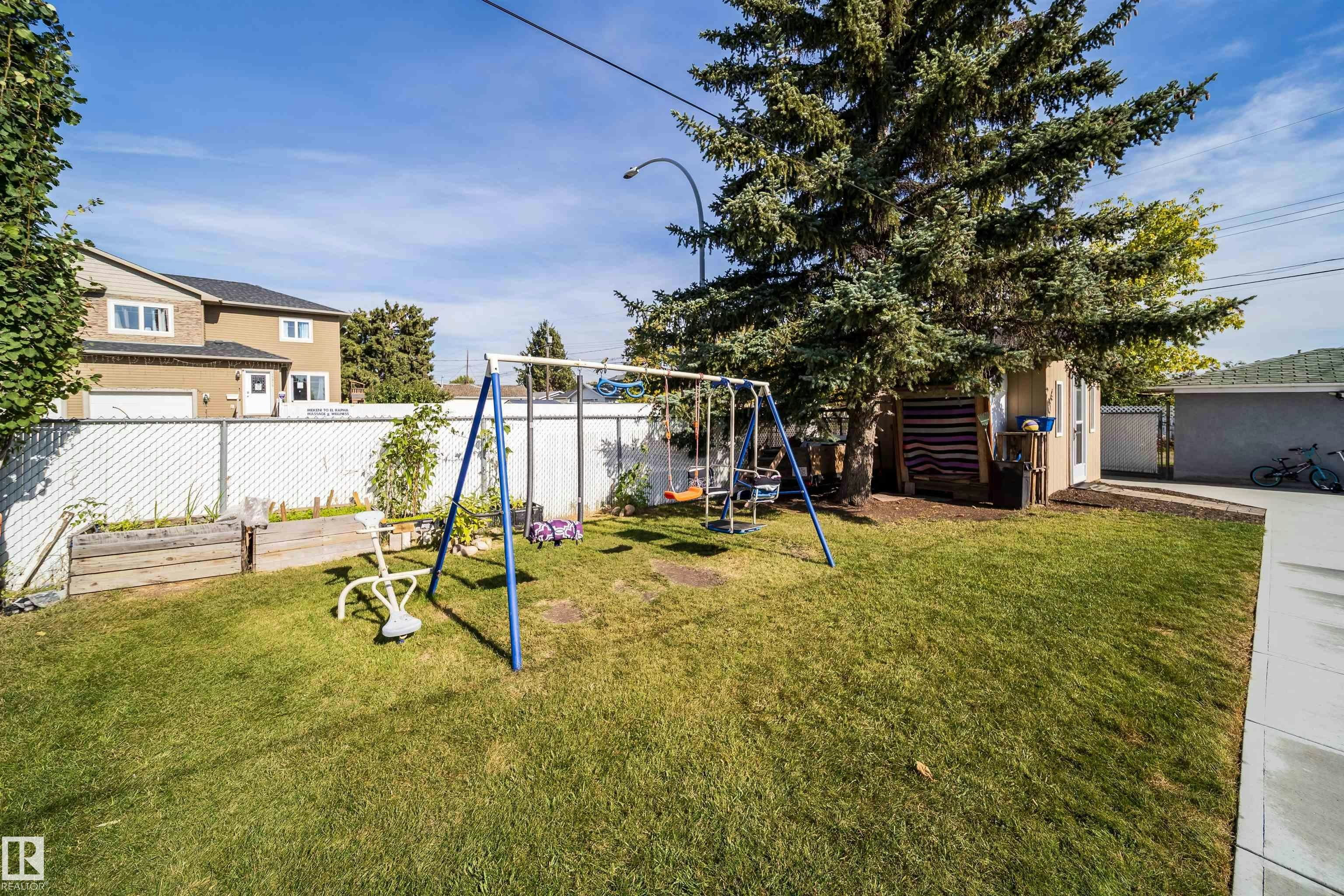 10245 160 Street, Edmonton, AB, T5P 3G1 - 40