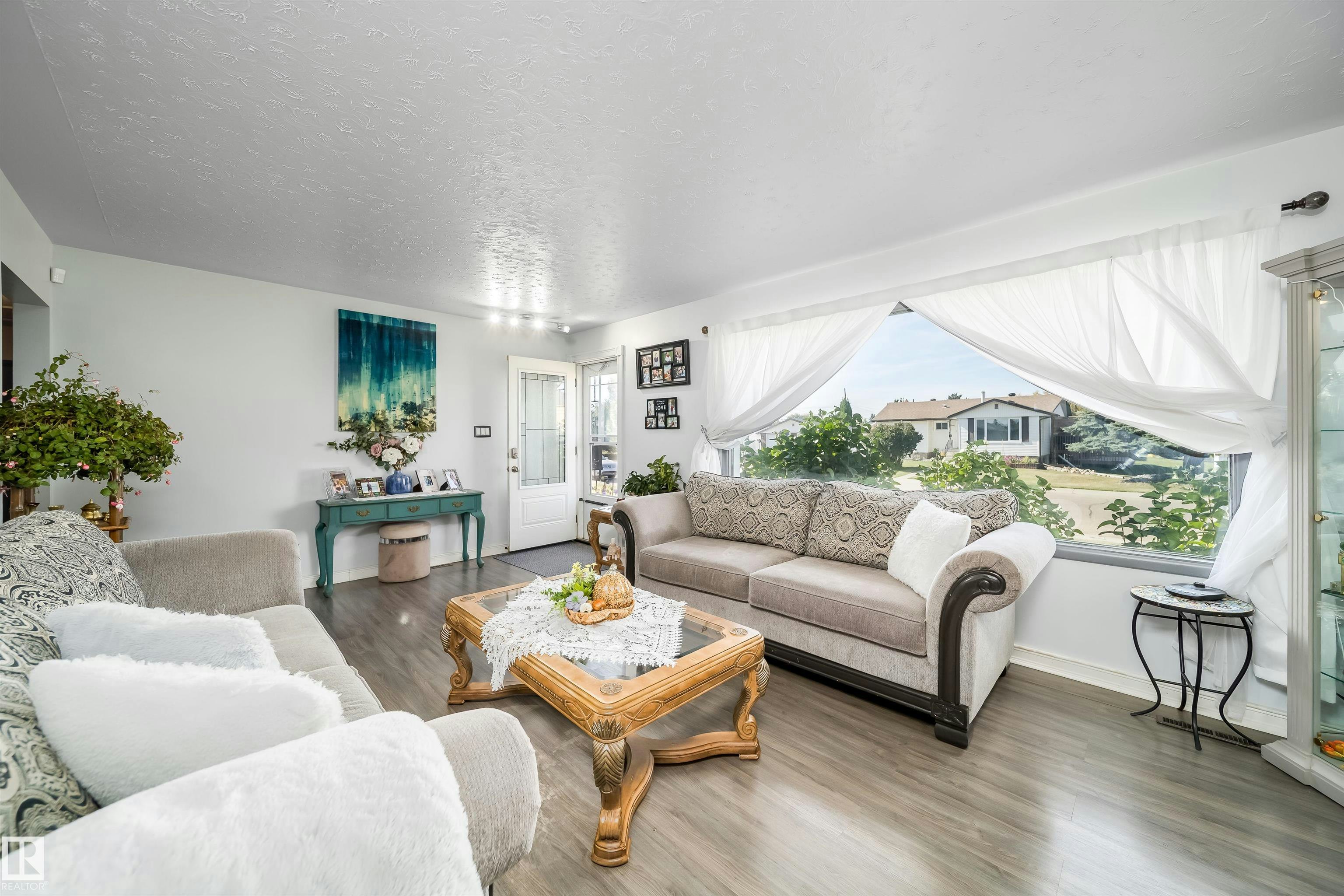 10245 160 Street, Edmonton, AB, T5P 3G1 - 12