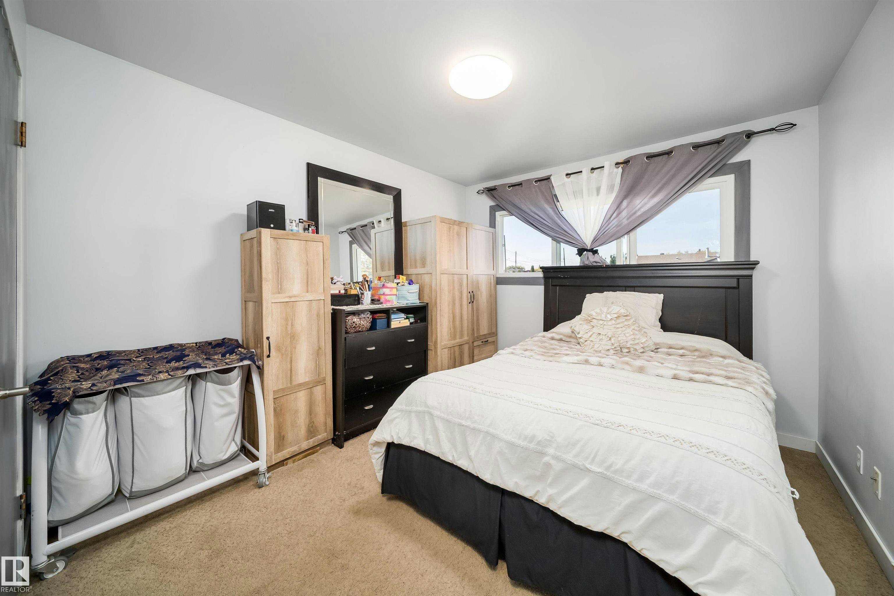 10245 160 Street, Edmonton, AB, T5P 3G1 - 18