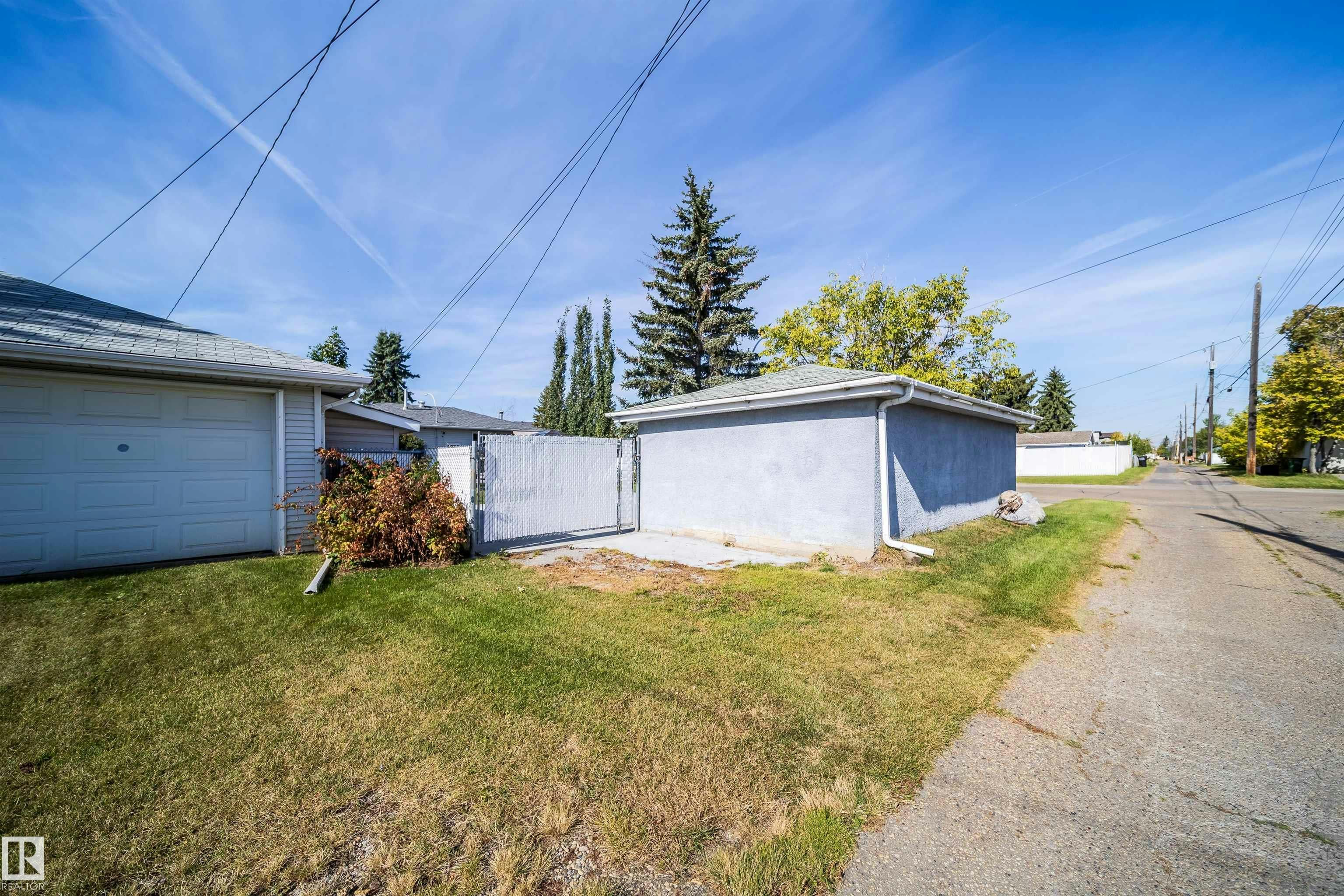 10245 160 Street, Edmonton, AB, T5P 3G1 - 42