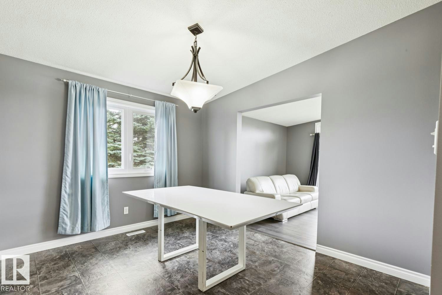 9312 151 Avenue, Edmonton, AB, T5E 2P9 - 10