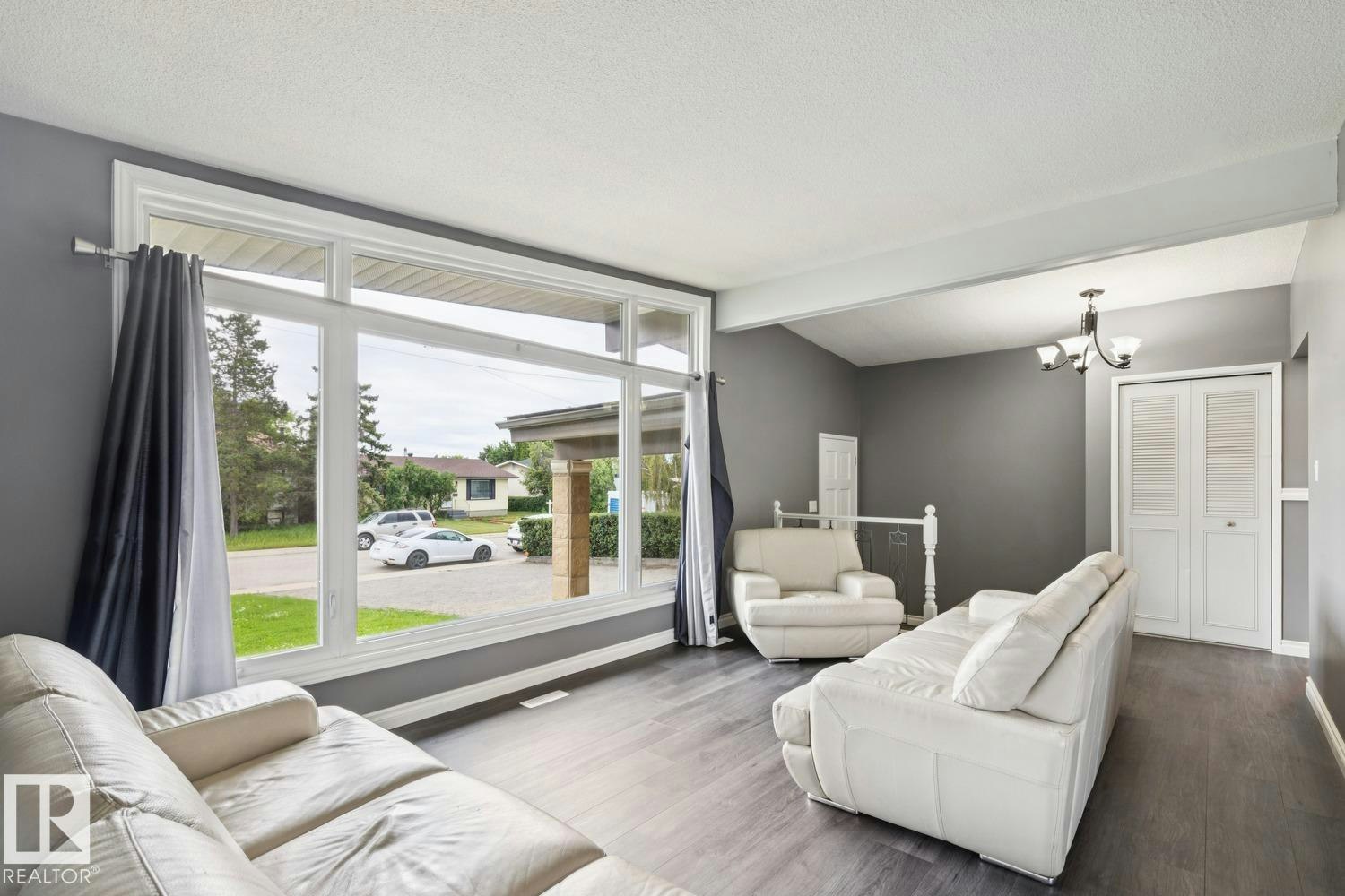 9312 151 Avenue, Edmonton, AB, T5E 2P9 - 7