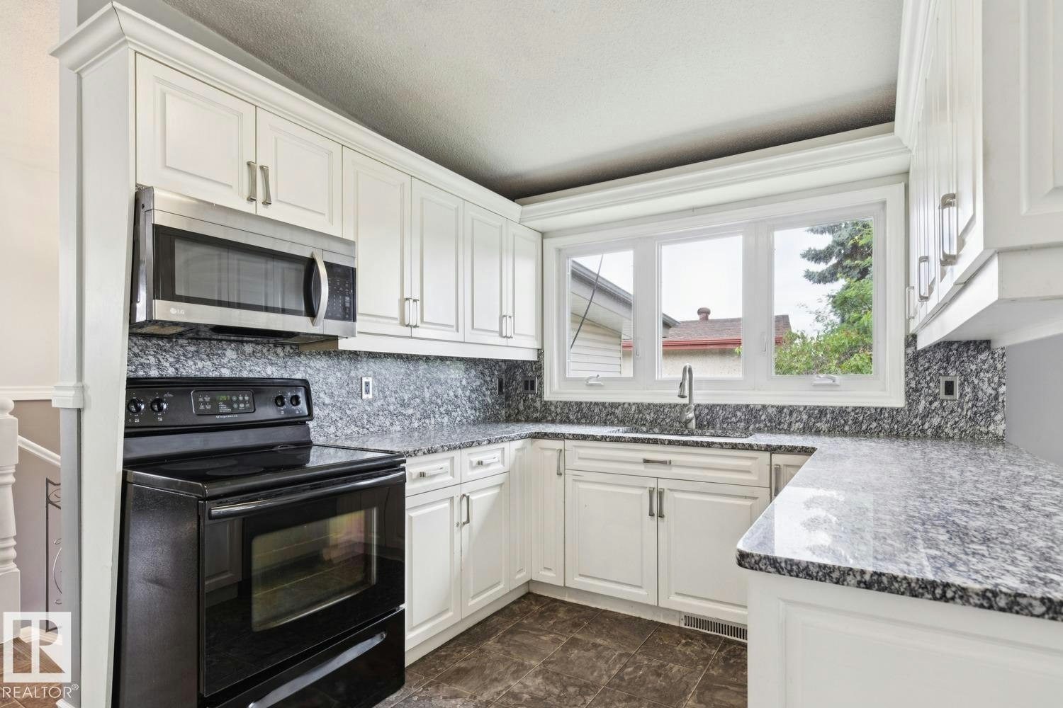 9312 151 Avenue, Edmonton, AB, T5E 2P9 - 15