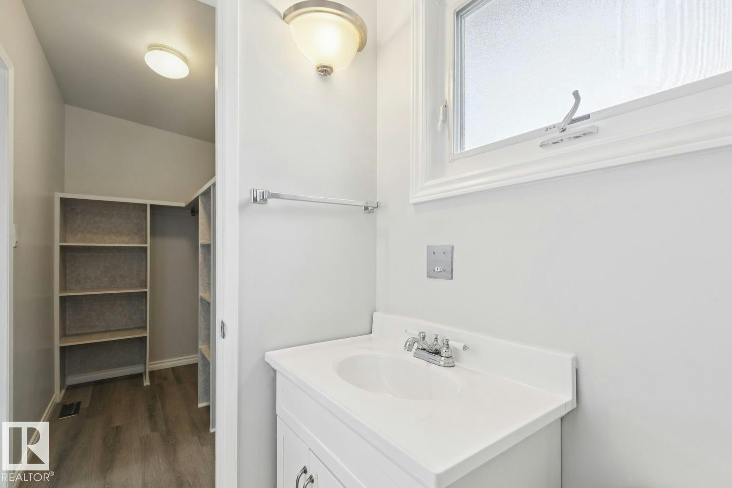 9312 151 Avenue, Edmonton, AB, T5E 2P9 - 27