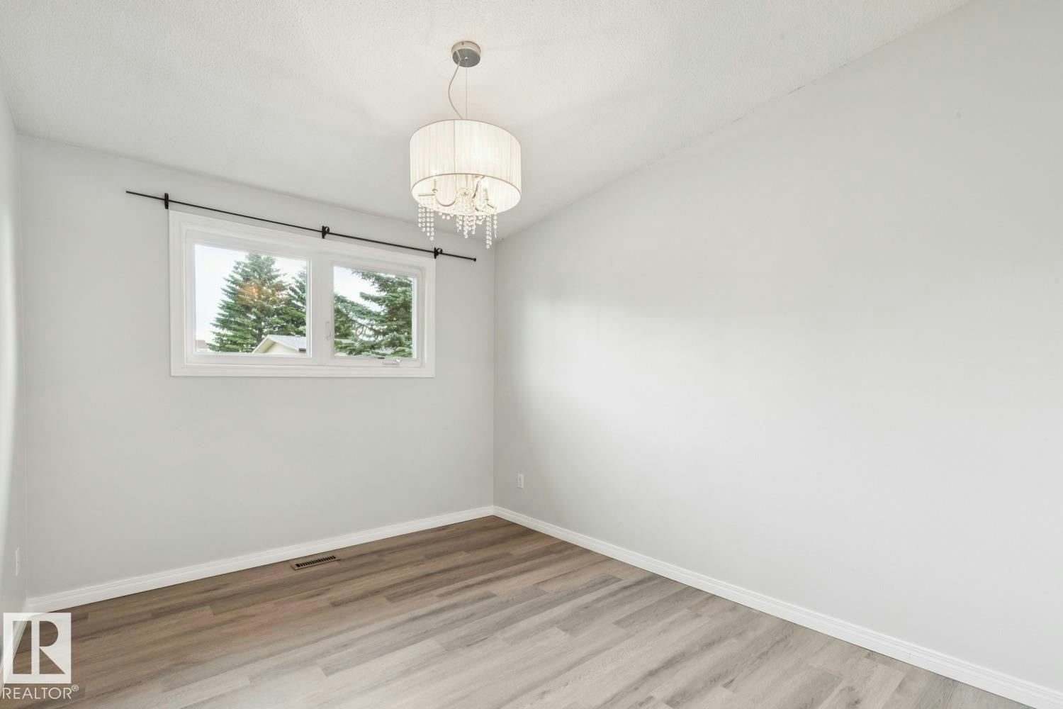 9312 151 Avenue, Edmonton, AB, T5E 2P9 - 20
