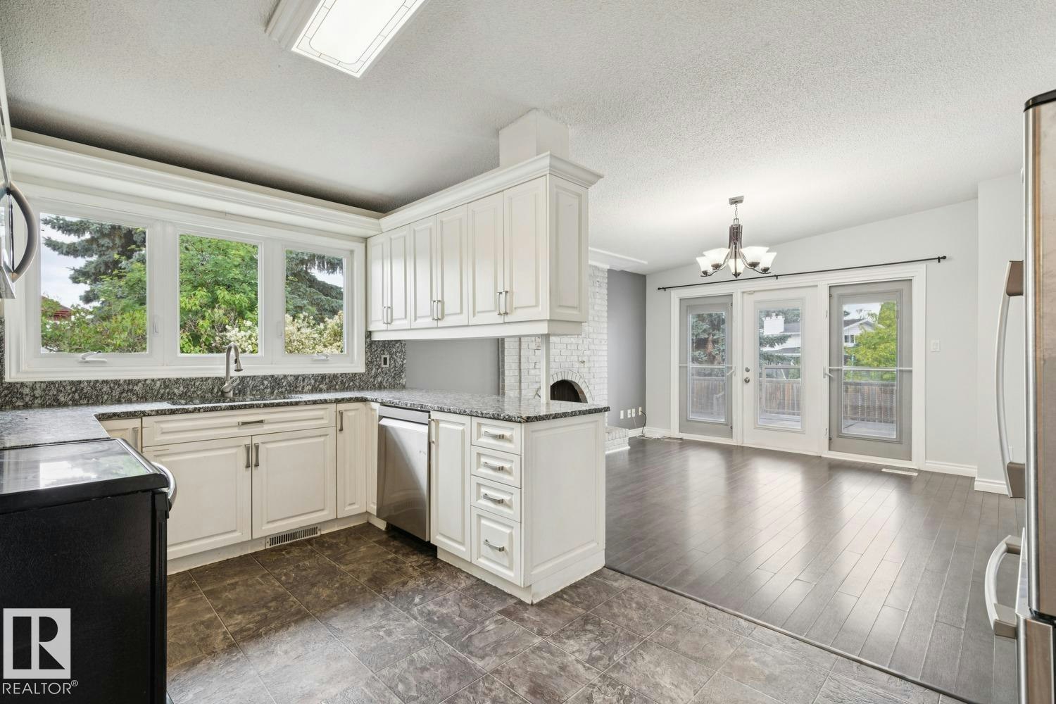9312 151 Avenue, Edmonton, AB, T5E 2P9 - 14