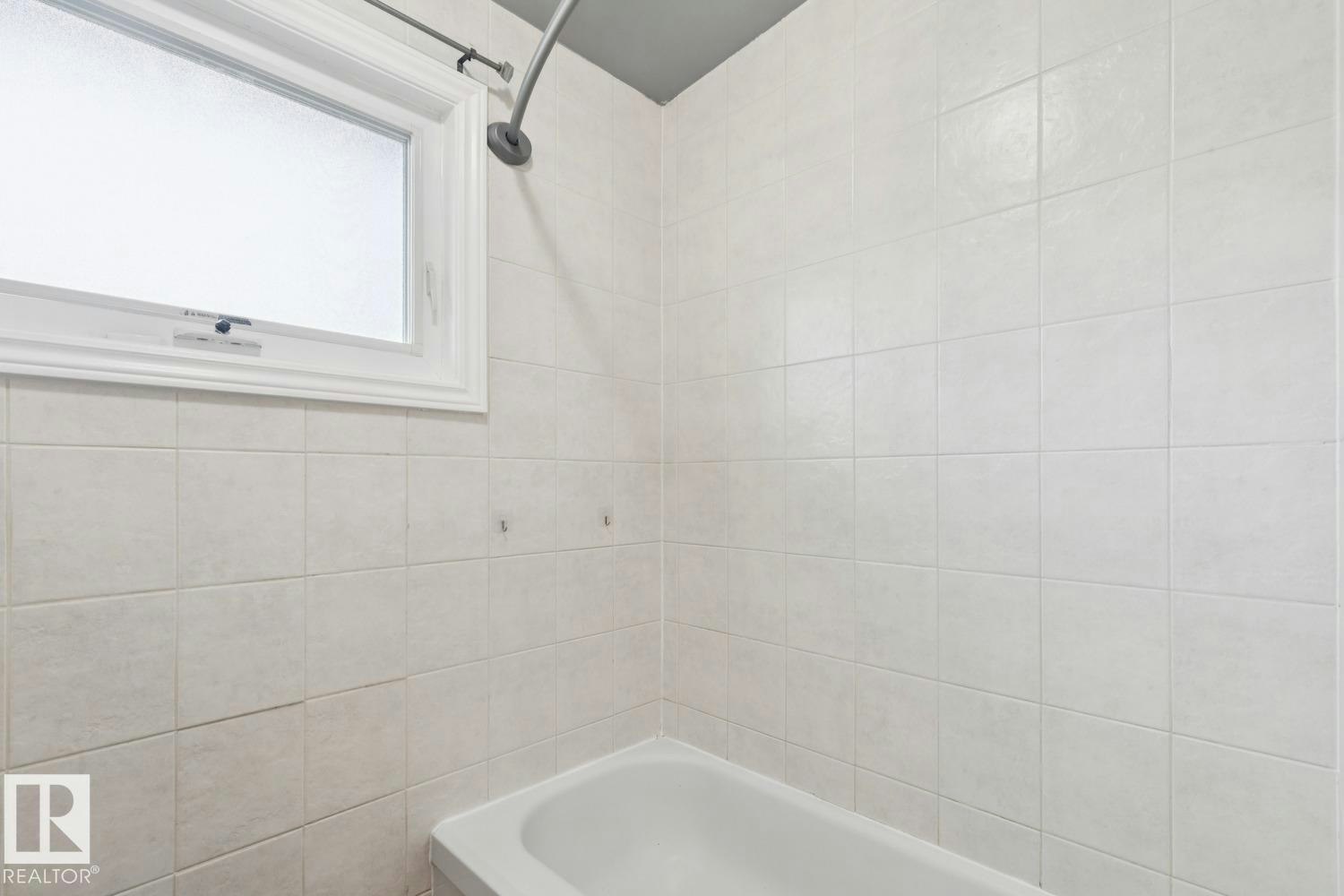 9312 151 Avenue, Edmonton, AB, T5E 2P9 - 22