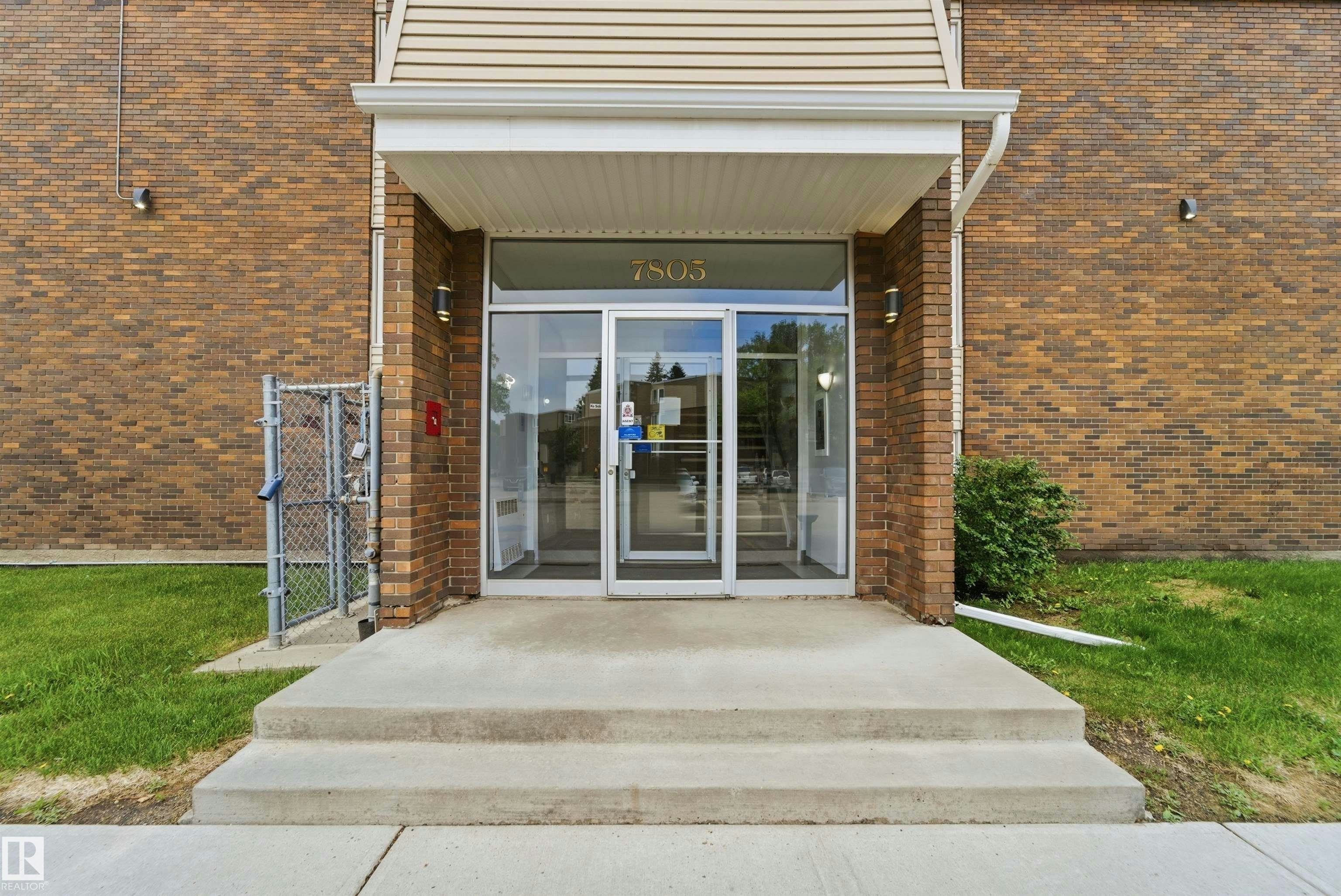 110-7805 159 Street, Edmonton, AB, T5R 2E1