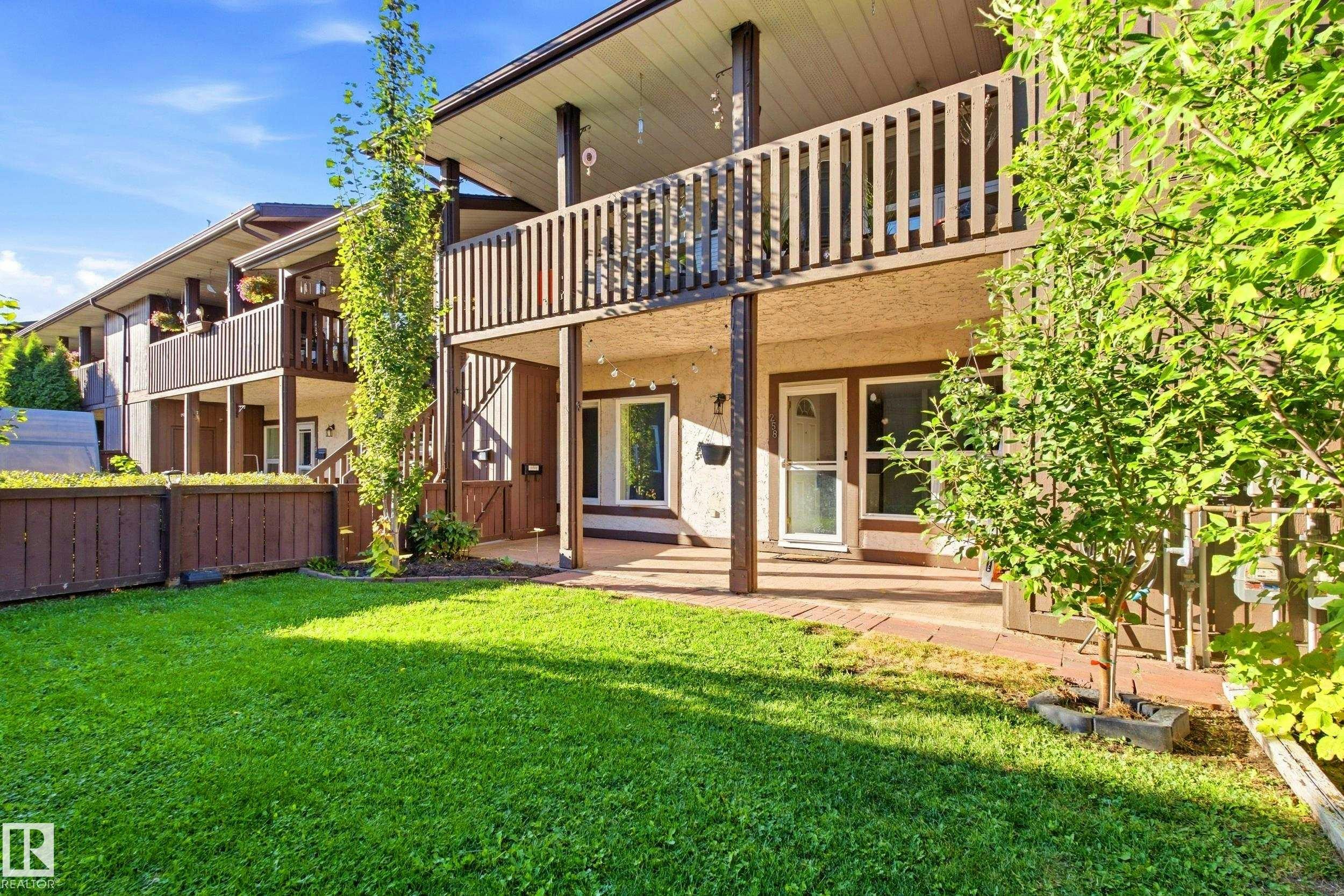 258 Surrey Gardens, Edmonton, AB, T5T 1Z3