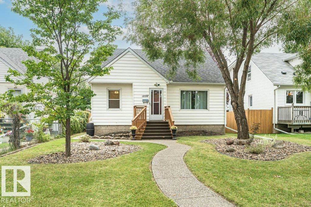 10507 67 Avenue, Edmonton, AB, T6H 1Z4
