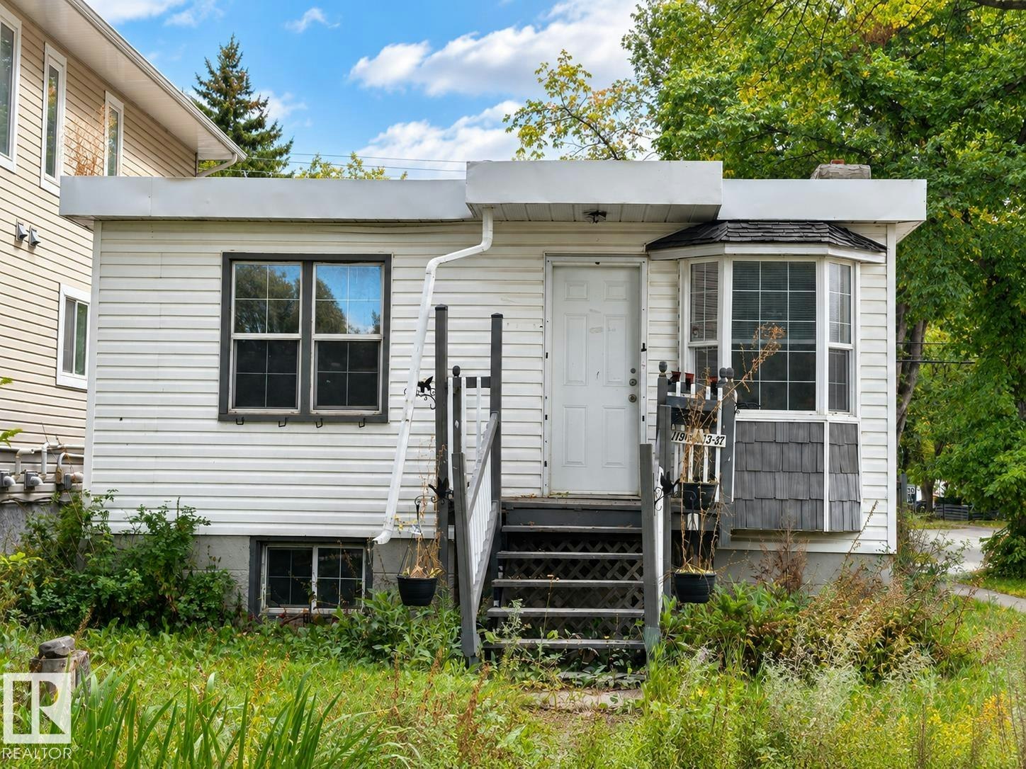 11901 63 Street, Edmonton, AB, T5W 4G2