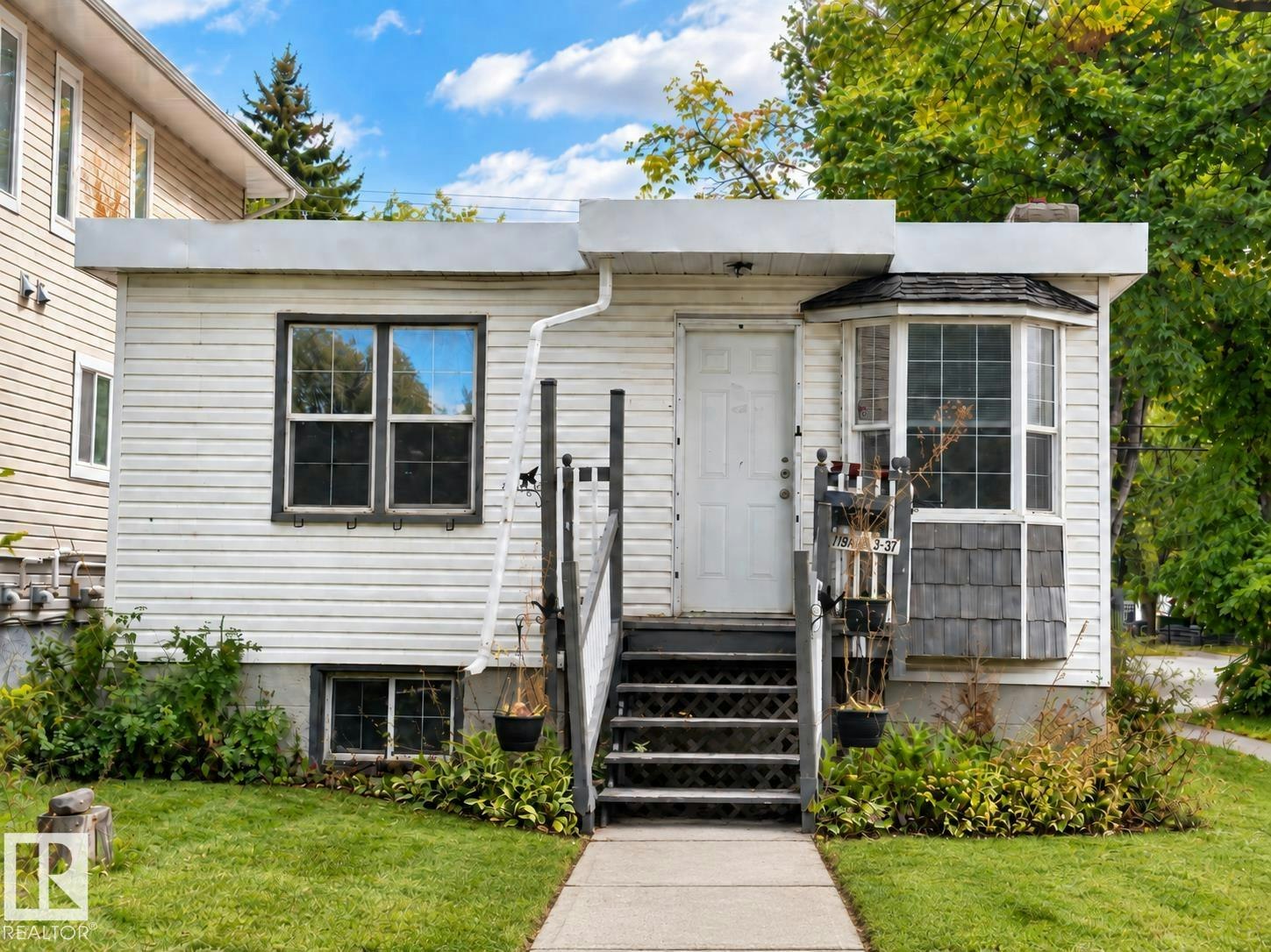 11901 63 Street, Edmonton, AB, T5W 4G2