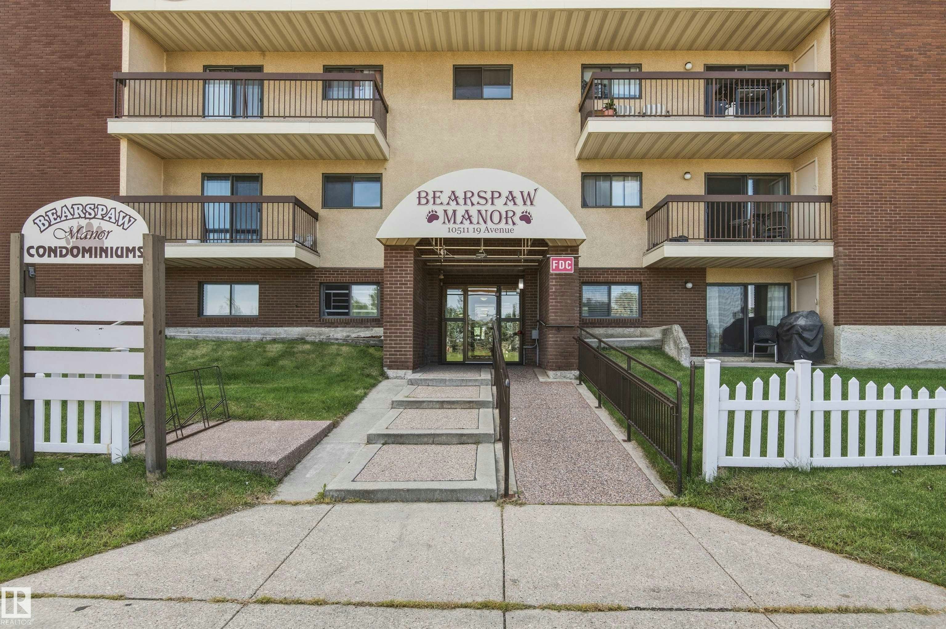 10511 19 Av, Edmonton, AB, T6J 5S8