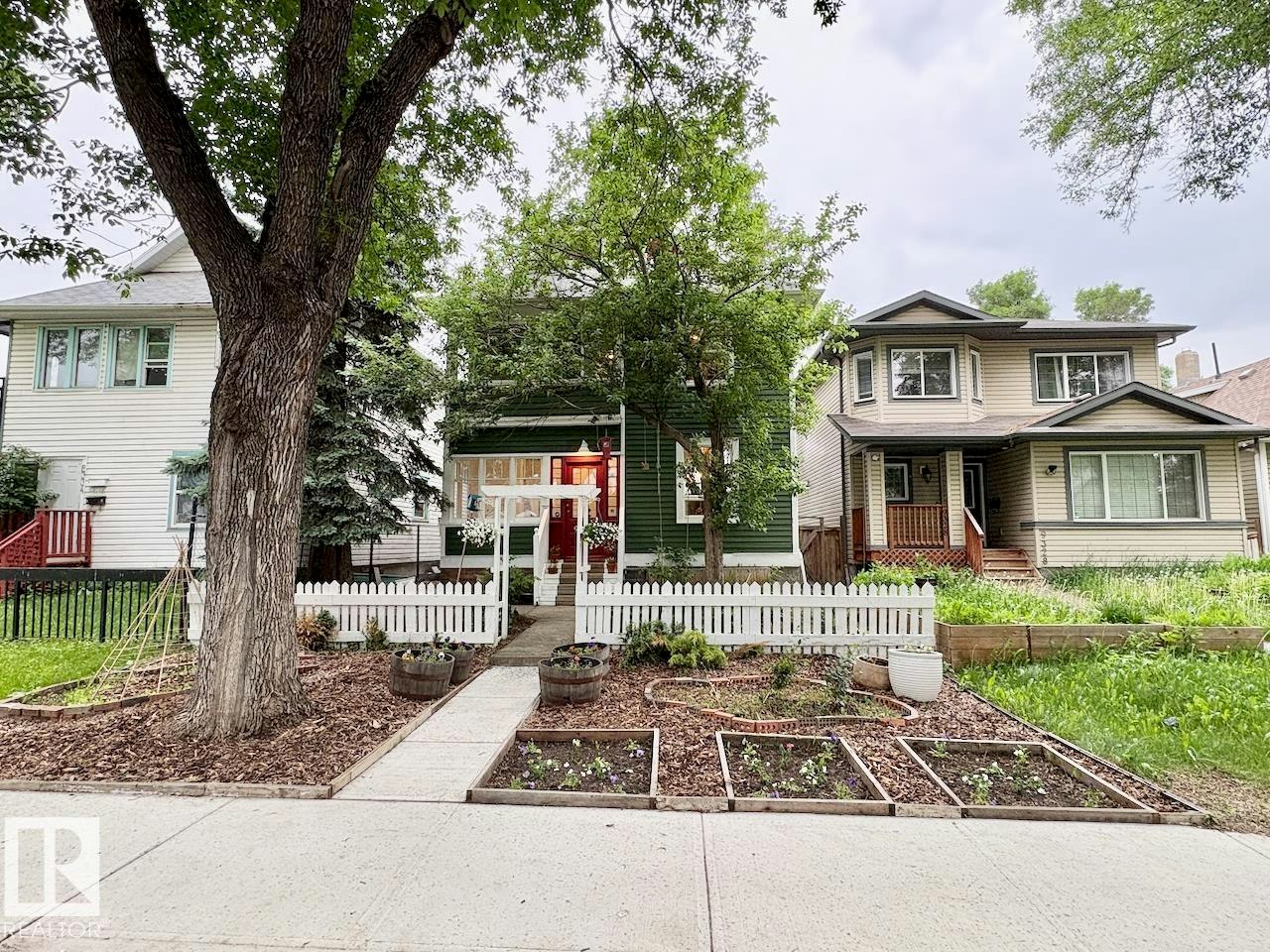 9330 107 Avenue, Edmonton, AB, T5H 0T5