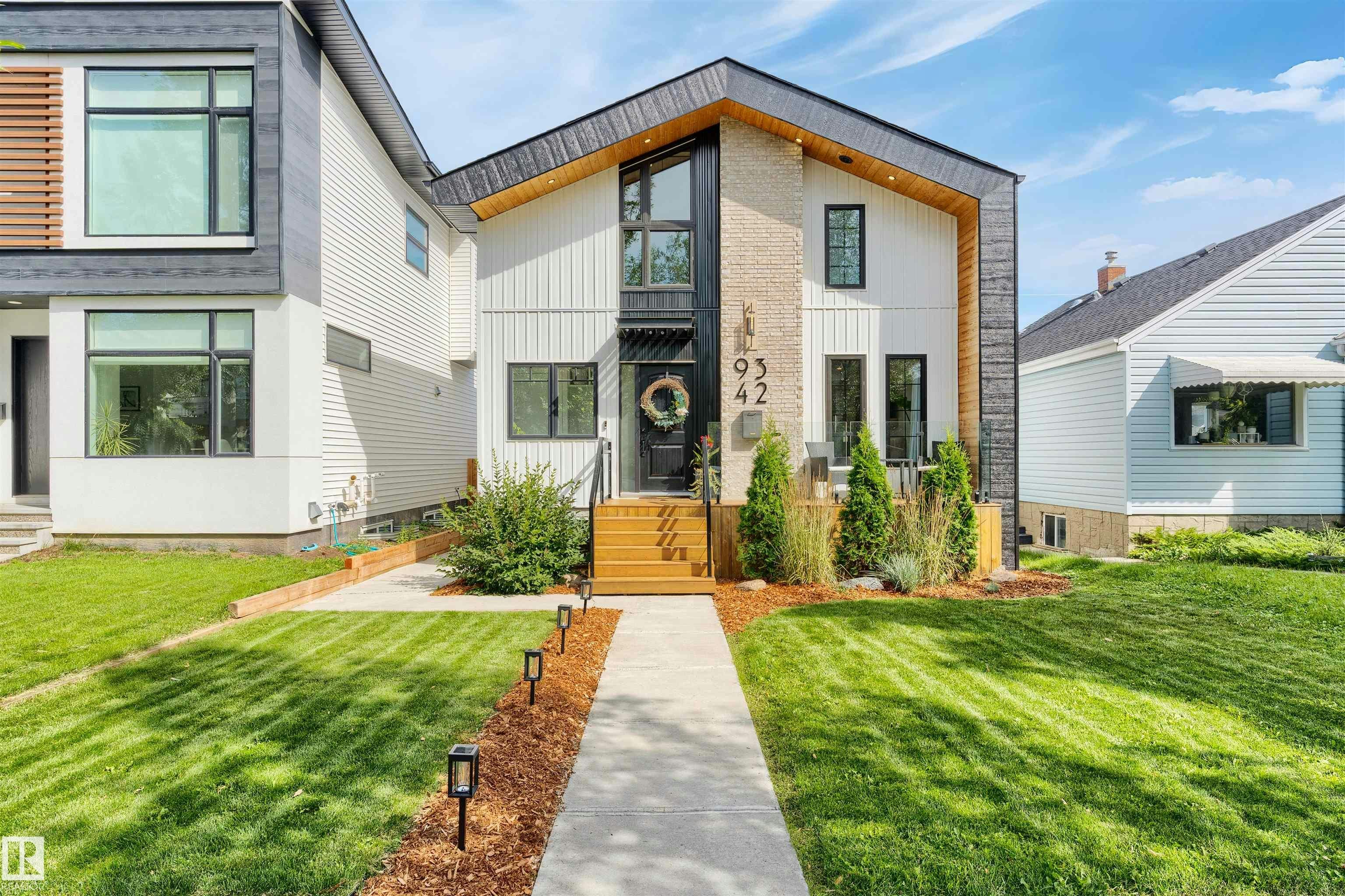 9342 74 Avenue, Edmonton, AB, T6E 1E2