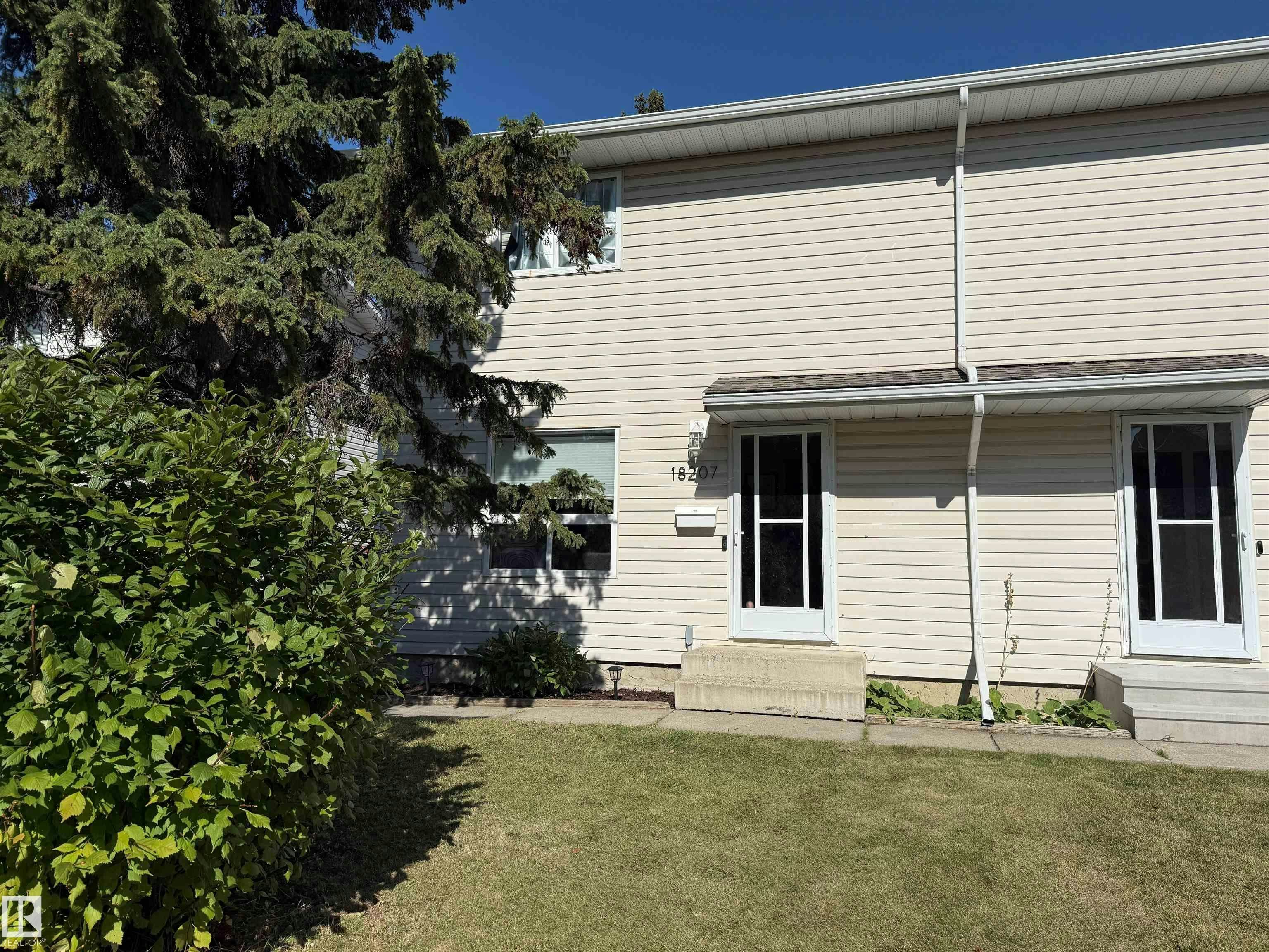 18207 74 Avenue, Edmonton, AB, T5T 2G6