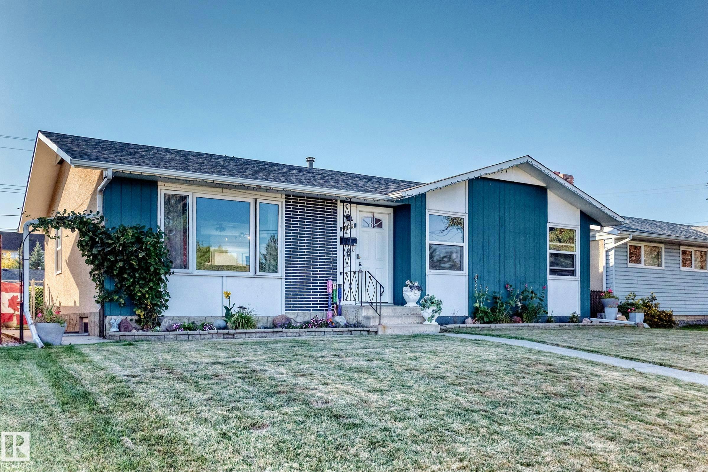 9828 164 Street, Edmonton, AB, T5P 3P9