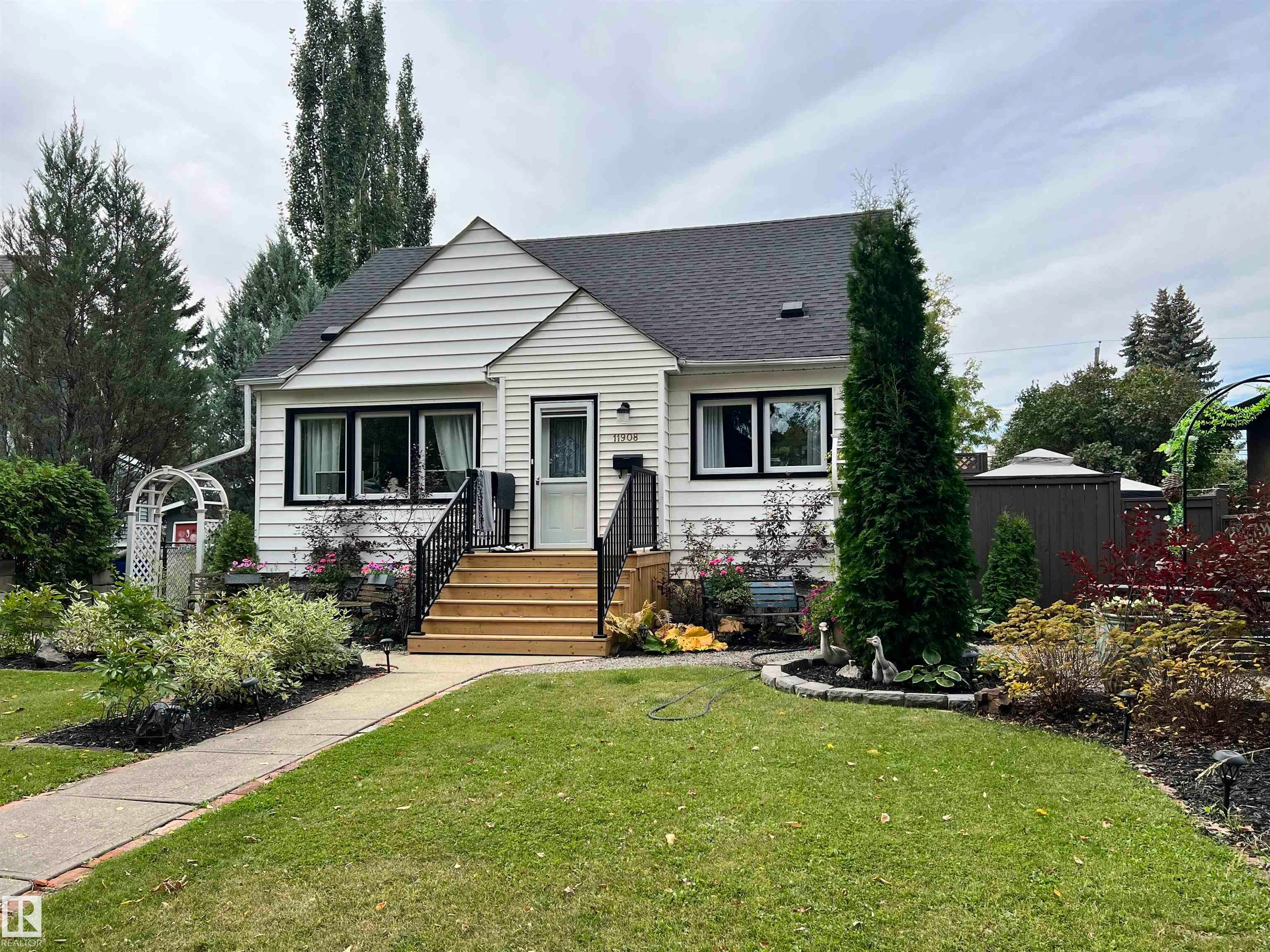 11908 131 Street NW, Edmonton, AB, T5L 1M4