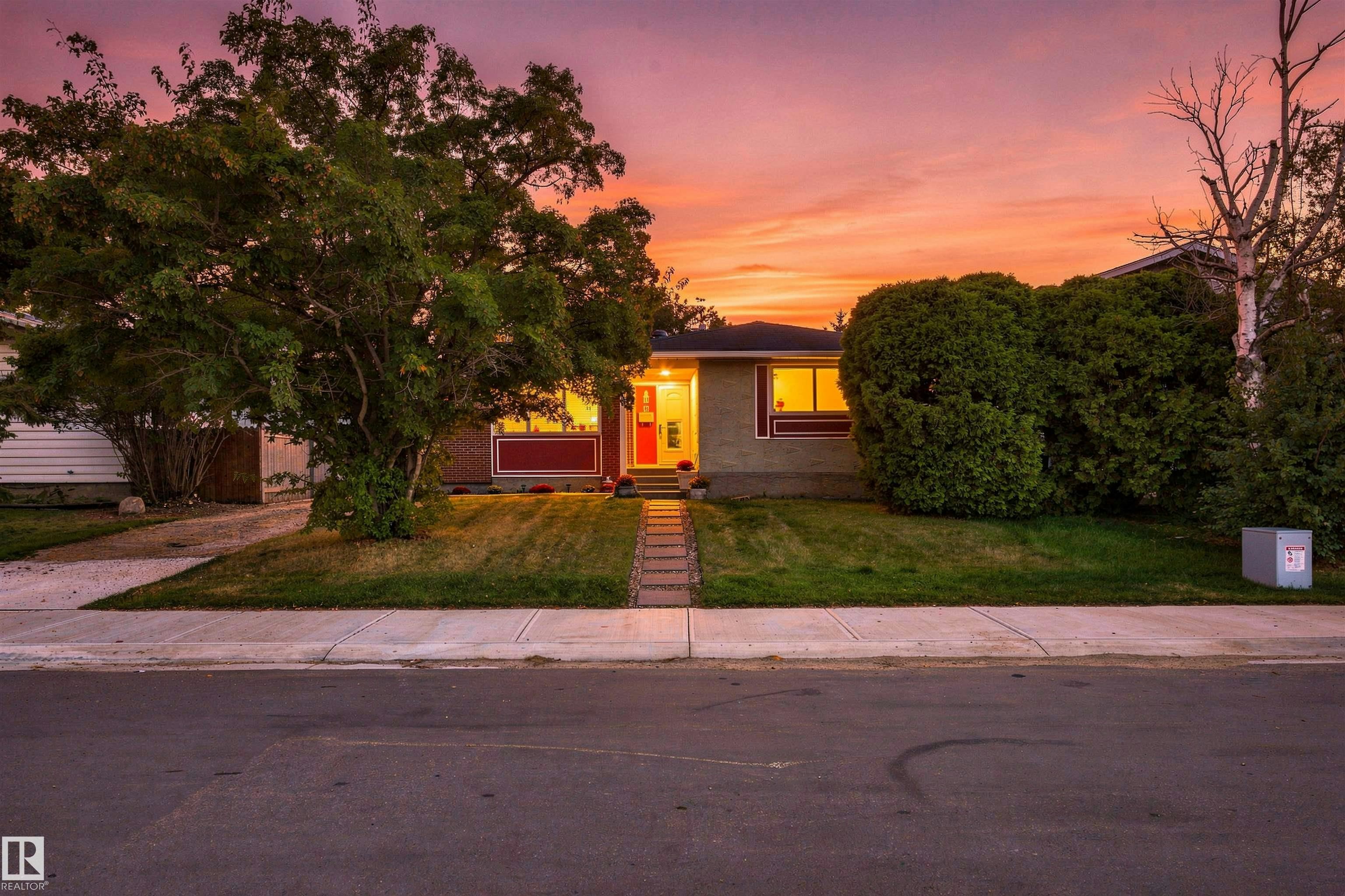 12 Hughes Road, Edmonton, AB, T5A 4E2