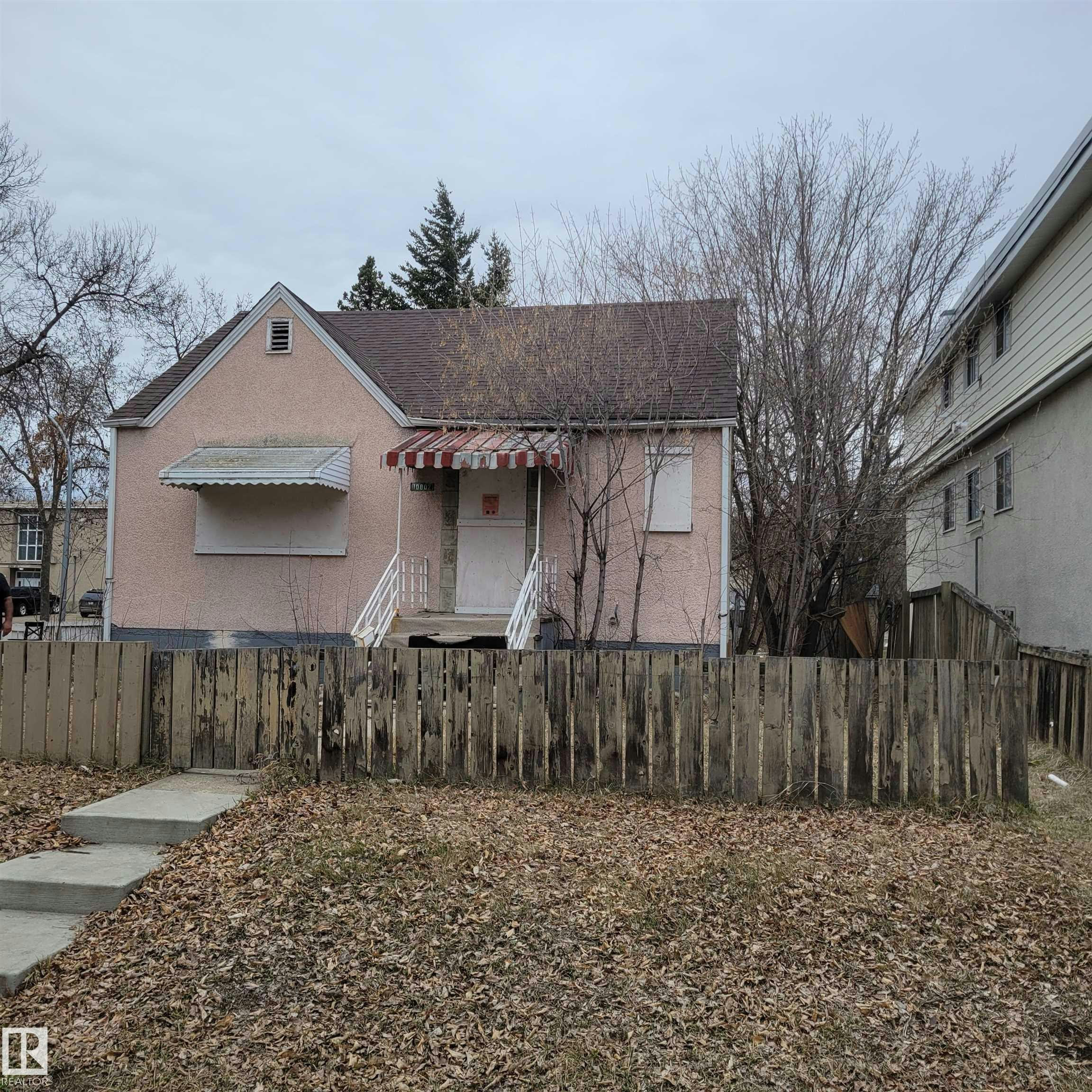 10802 112 Street, Edmonton, AB, T5H 3H3