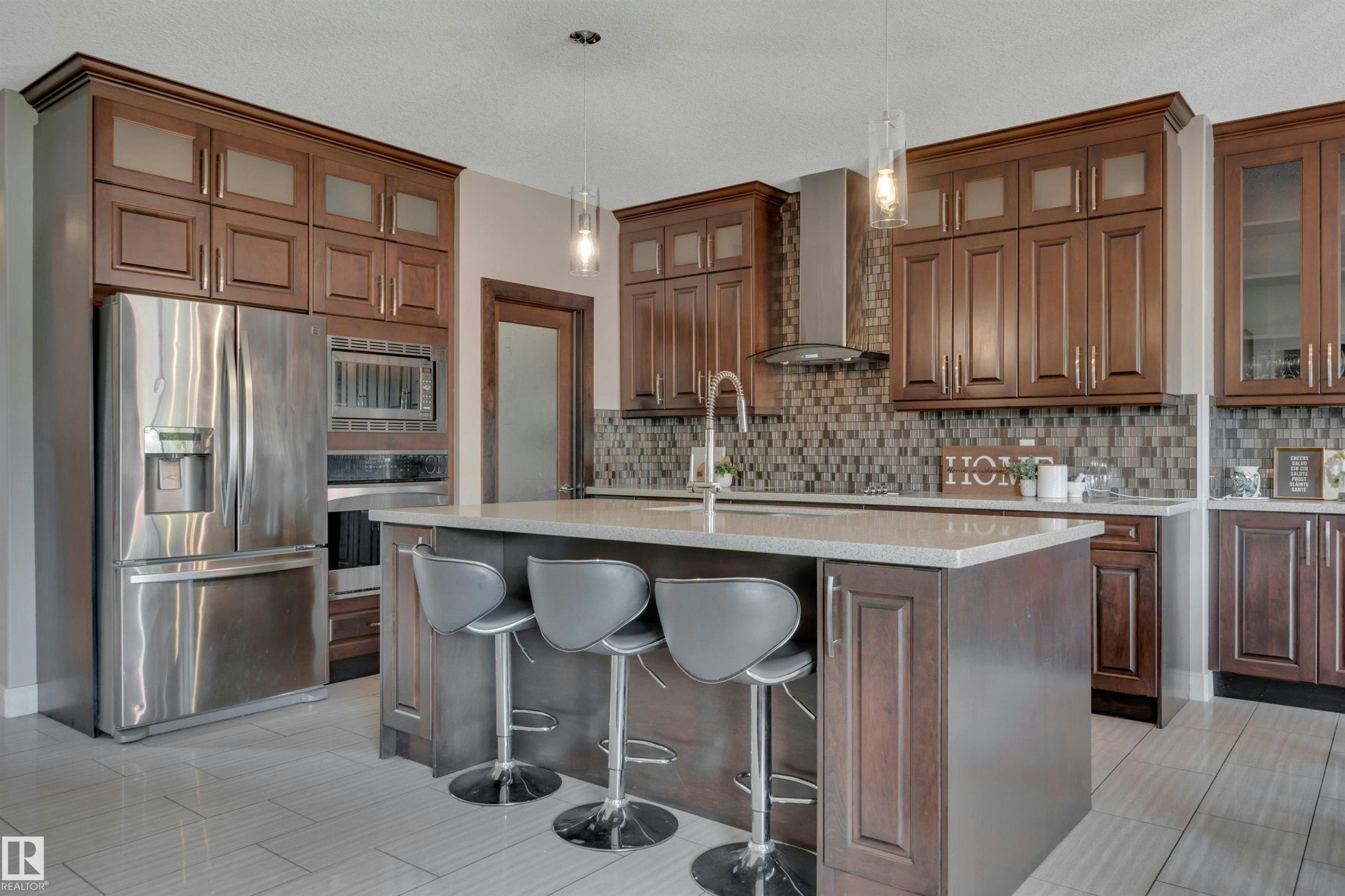 3910 49 Avenue, Beaumont, AB, T4X 1Y8