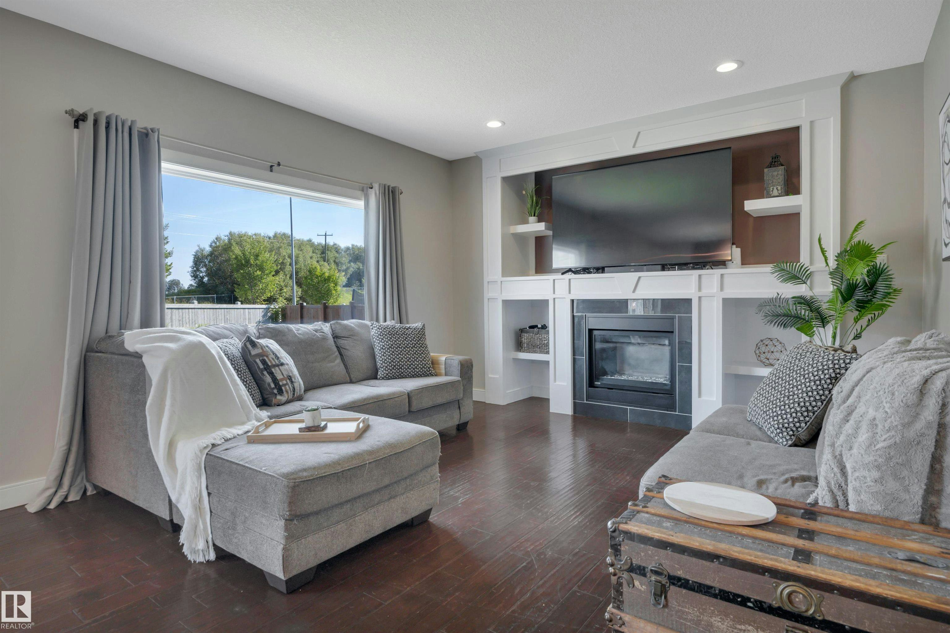 3910 49 Avenue, Beaumont, AB, T4X 1Y8