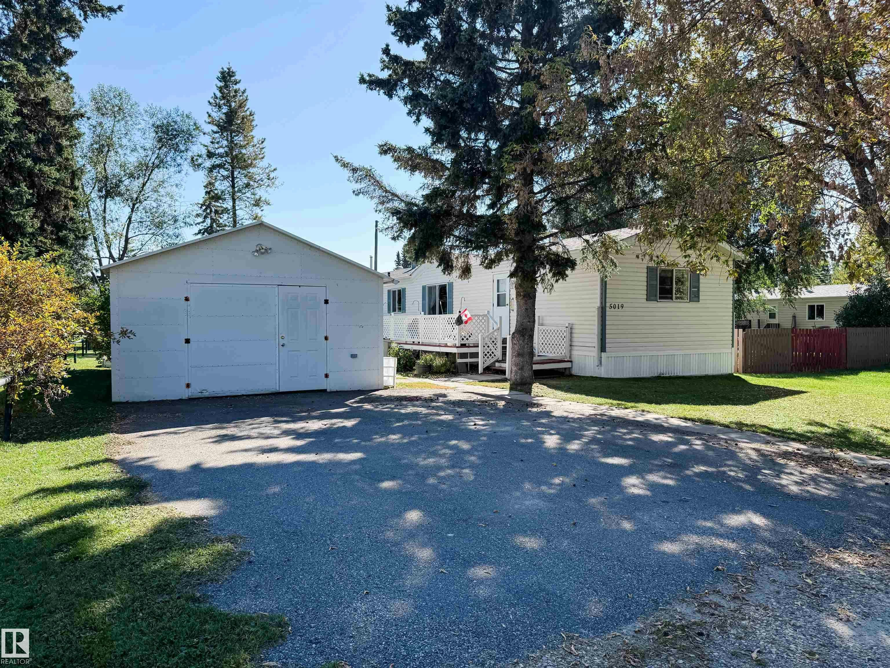 5019 52 Avenue, Breton, AB, T0C 0P0