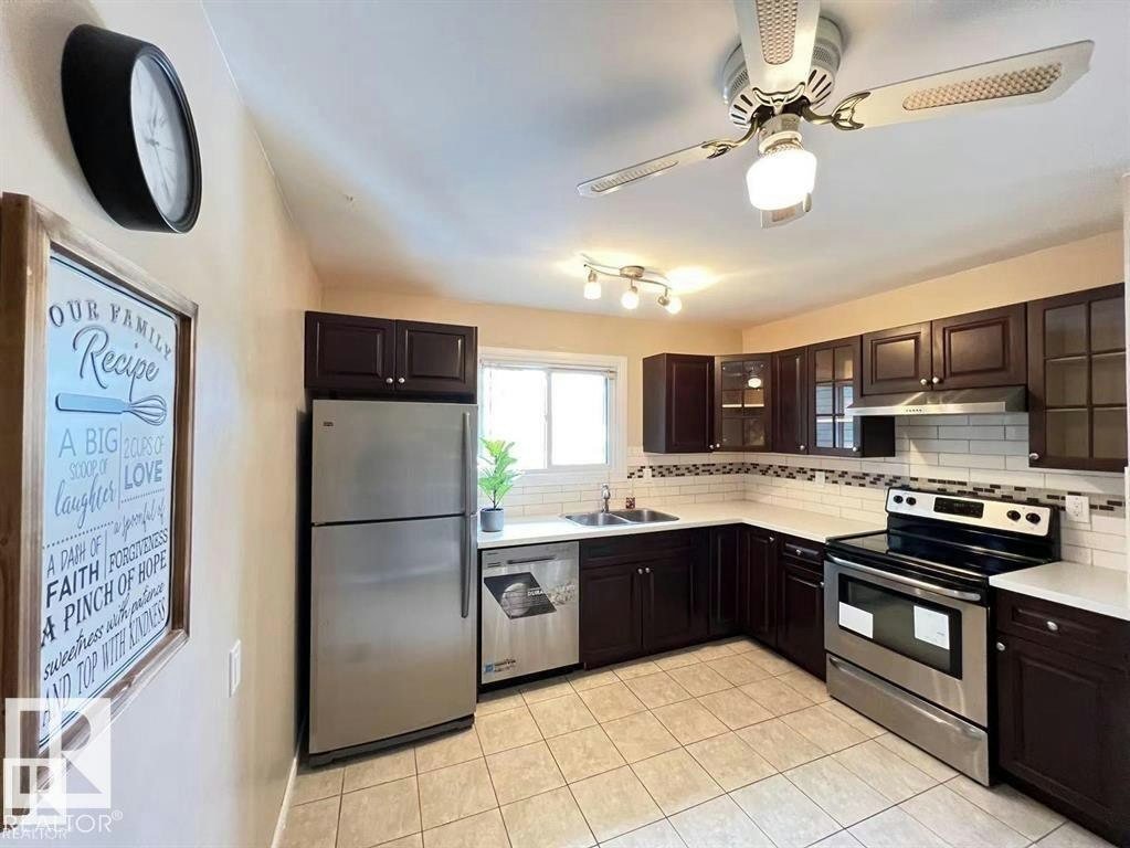144 Kaskitayo Court, Edmonton, AB, T6J 3T3
